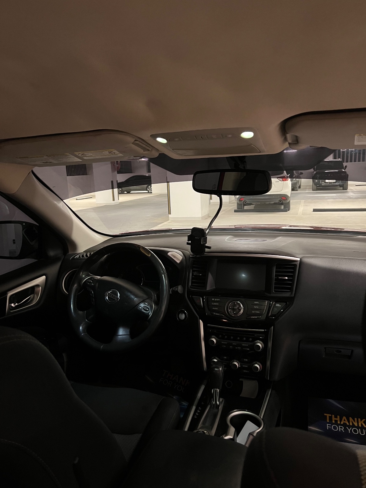 2017 Nissan Pathfinder photo 3