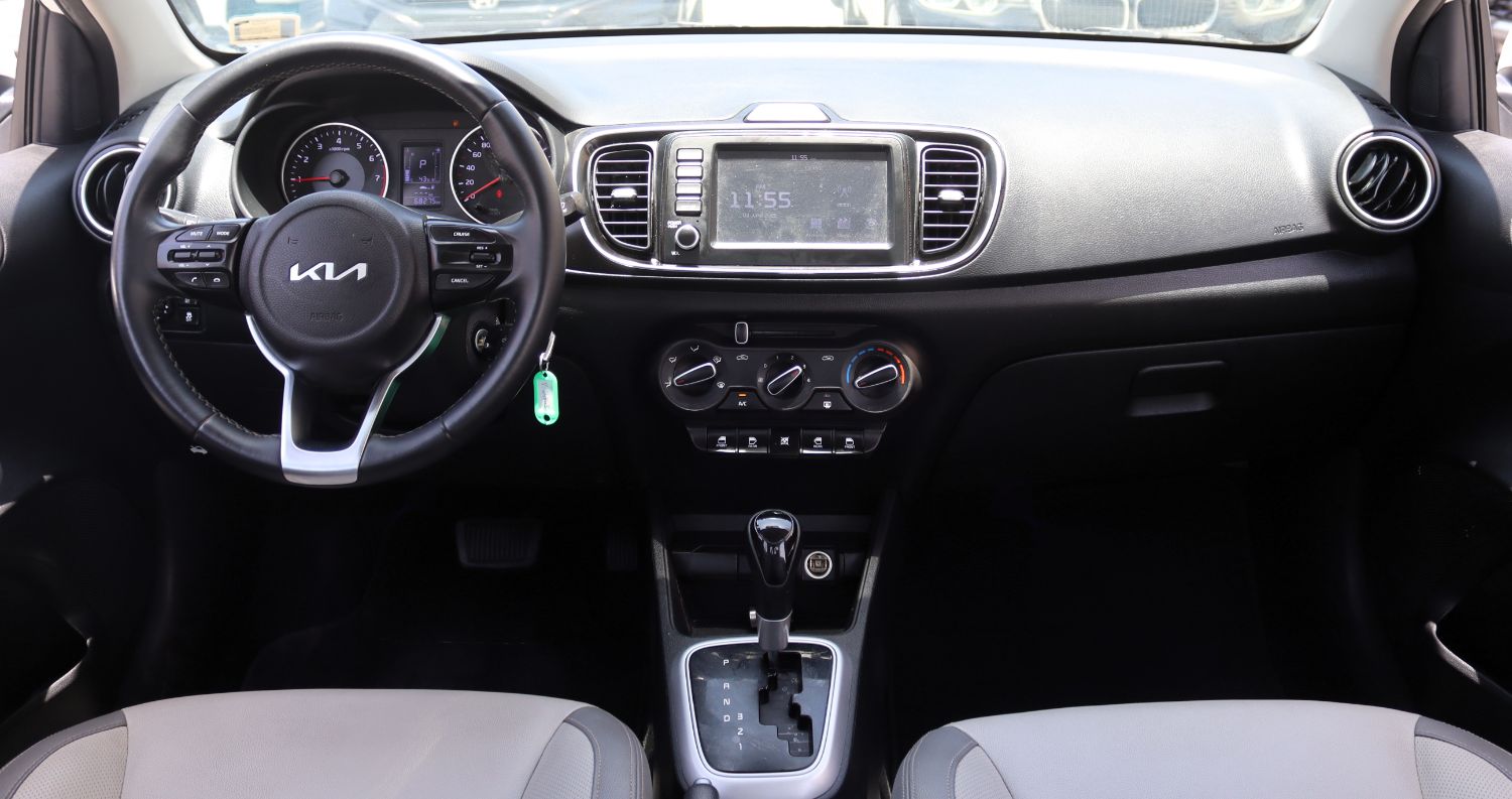2023 Kia Pegas photo 3