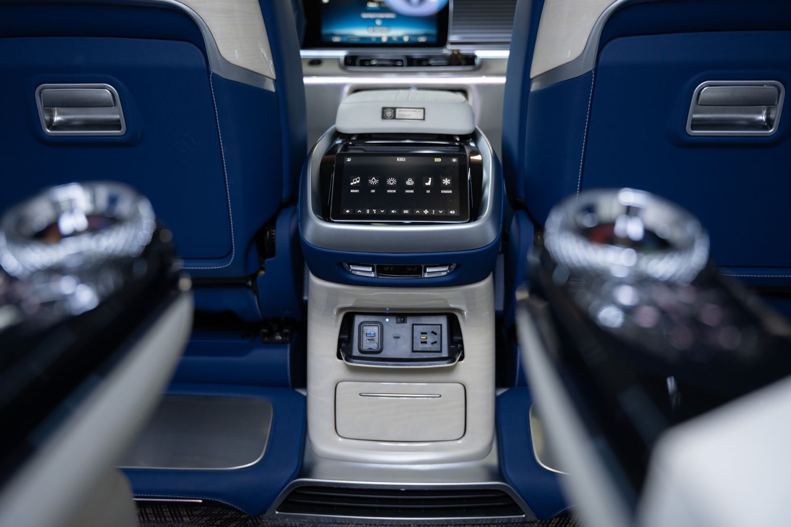 2025 Mercedes-Benz V-Class photo 4