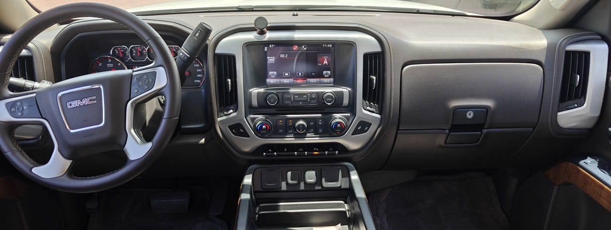 2015 GMC Sierra photo 2