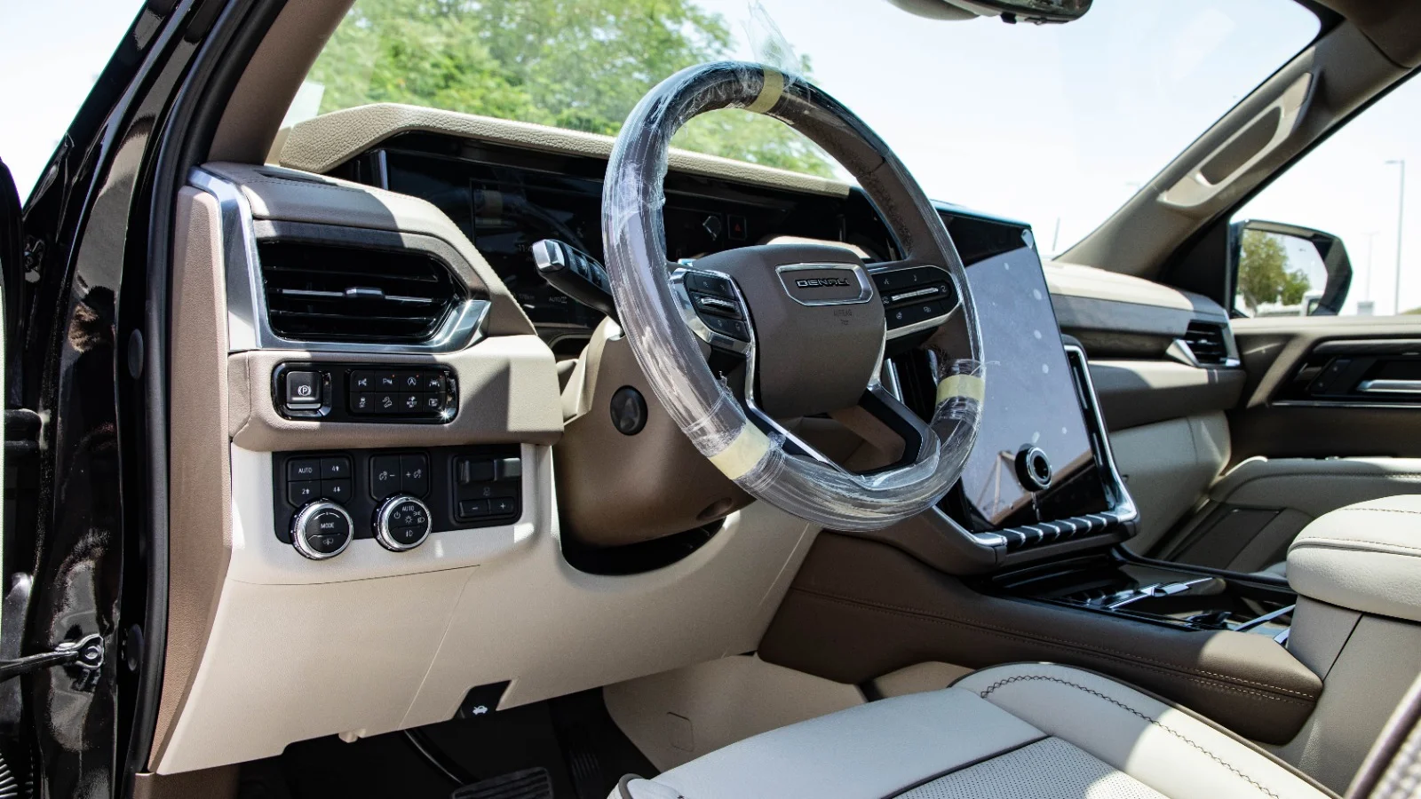 2026 GMC Yukon XL photo 3