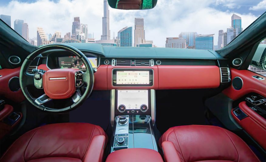 2021 Land Rover Range Rover Vogue SE photo 2