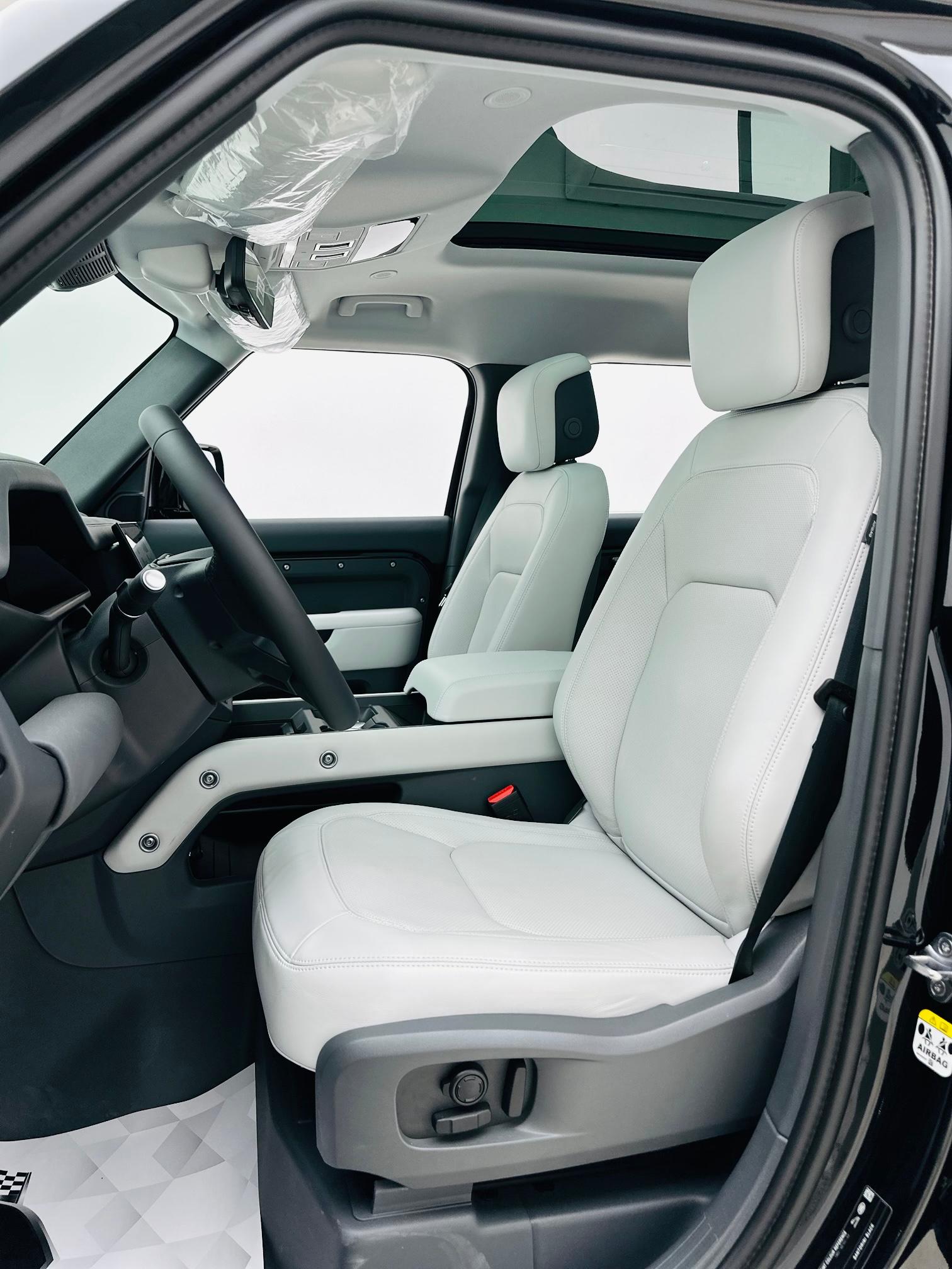 2026 Land Rover Defender photo 3