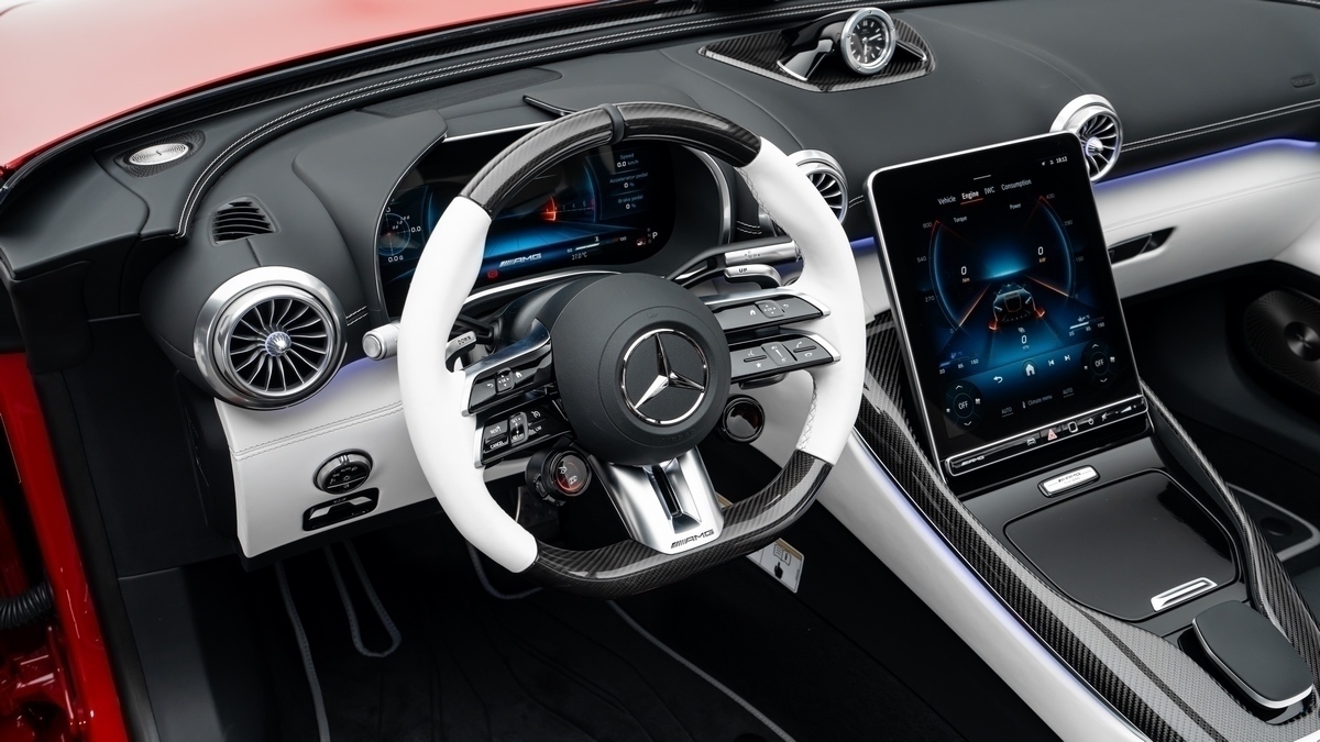 2025 Mercedes-Benz AMG GT photo 5