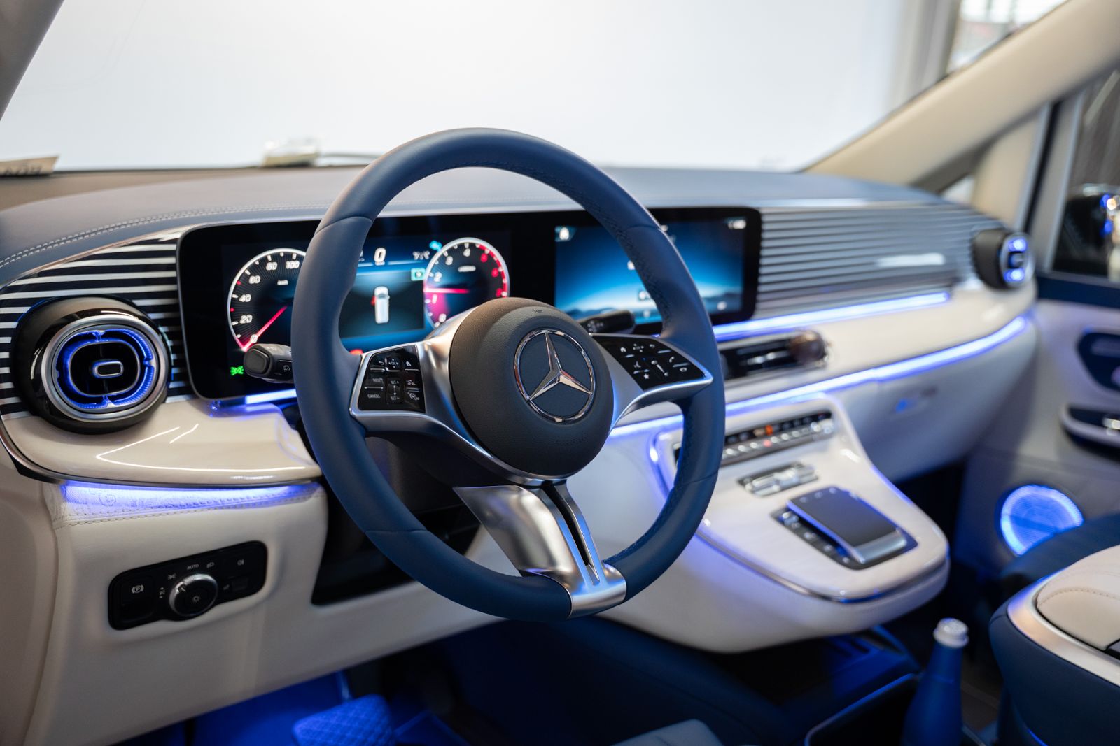 2025 Mercedes-Benz V-Class photo 5