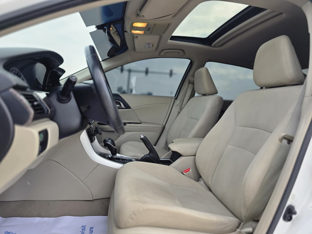 2017 Honda Accord photo 4