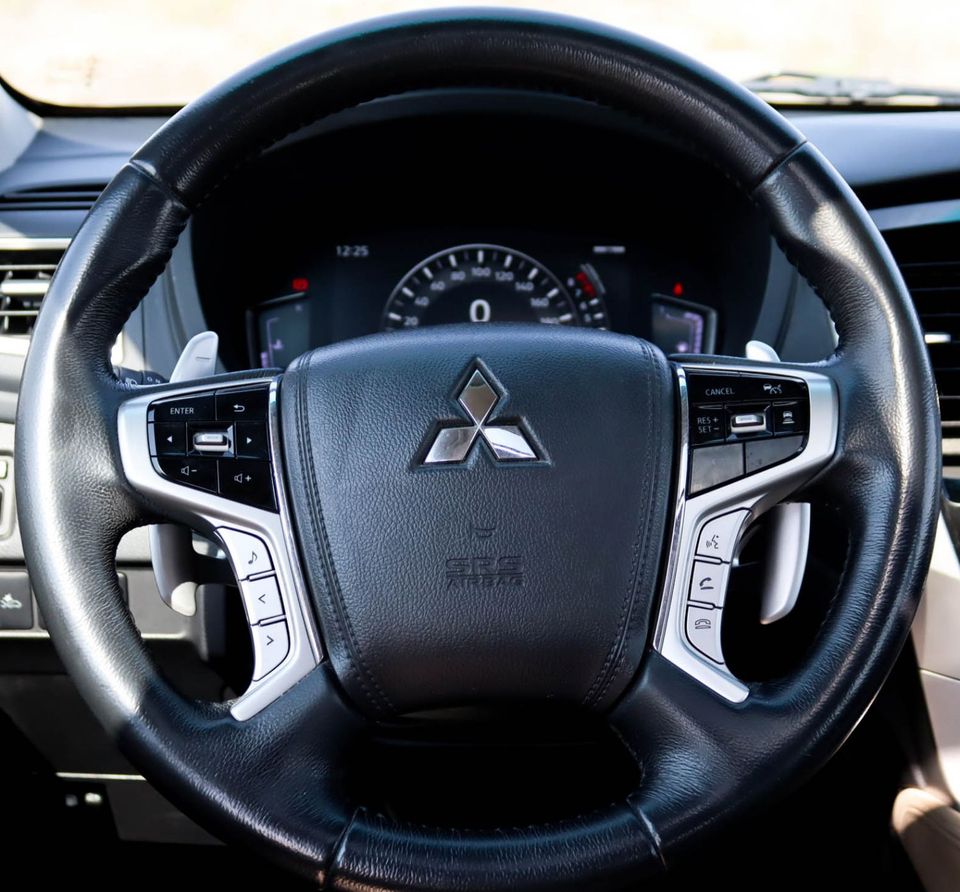 2021 Mitsubishi Montero Sport photo 5