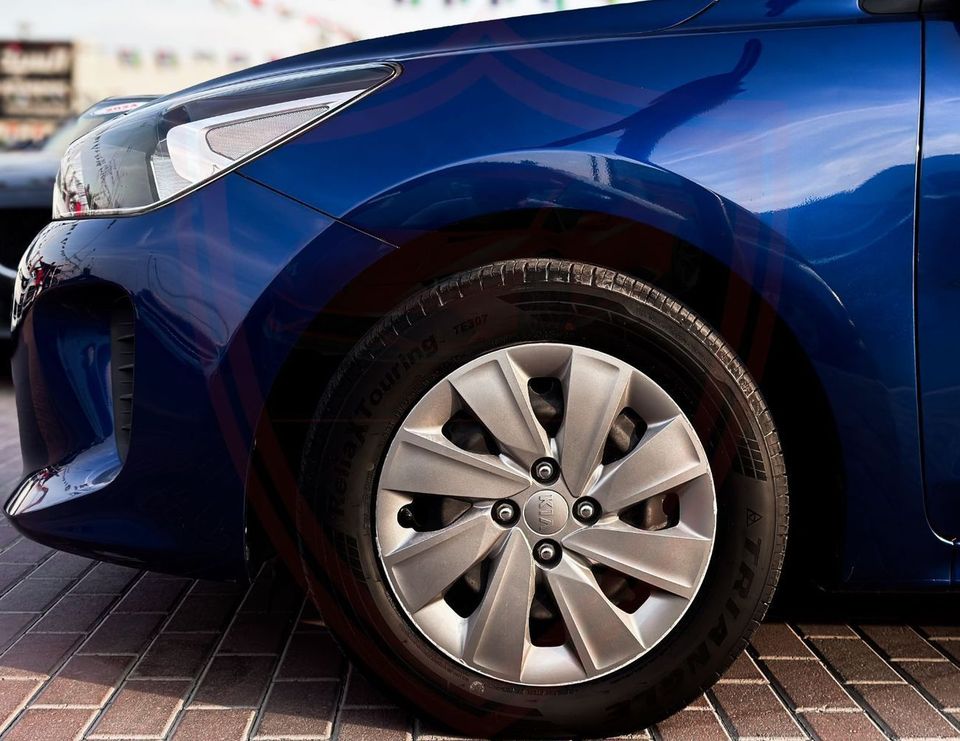2020 Kia Rio photo 3