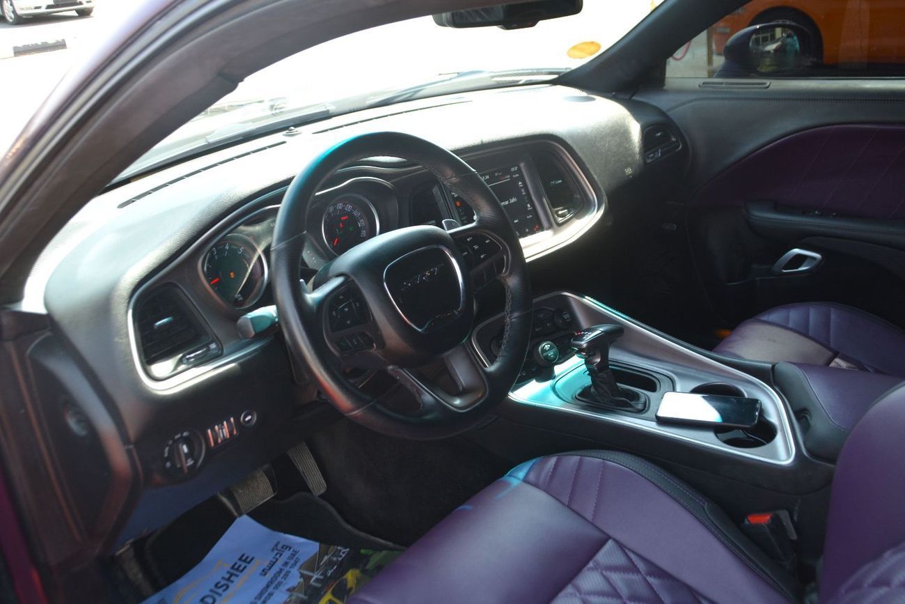 2019 Dodge Challenger photo 4