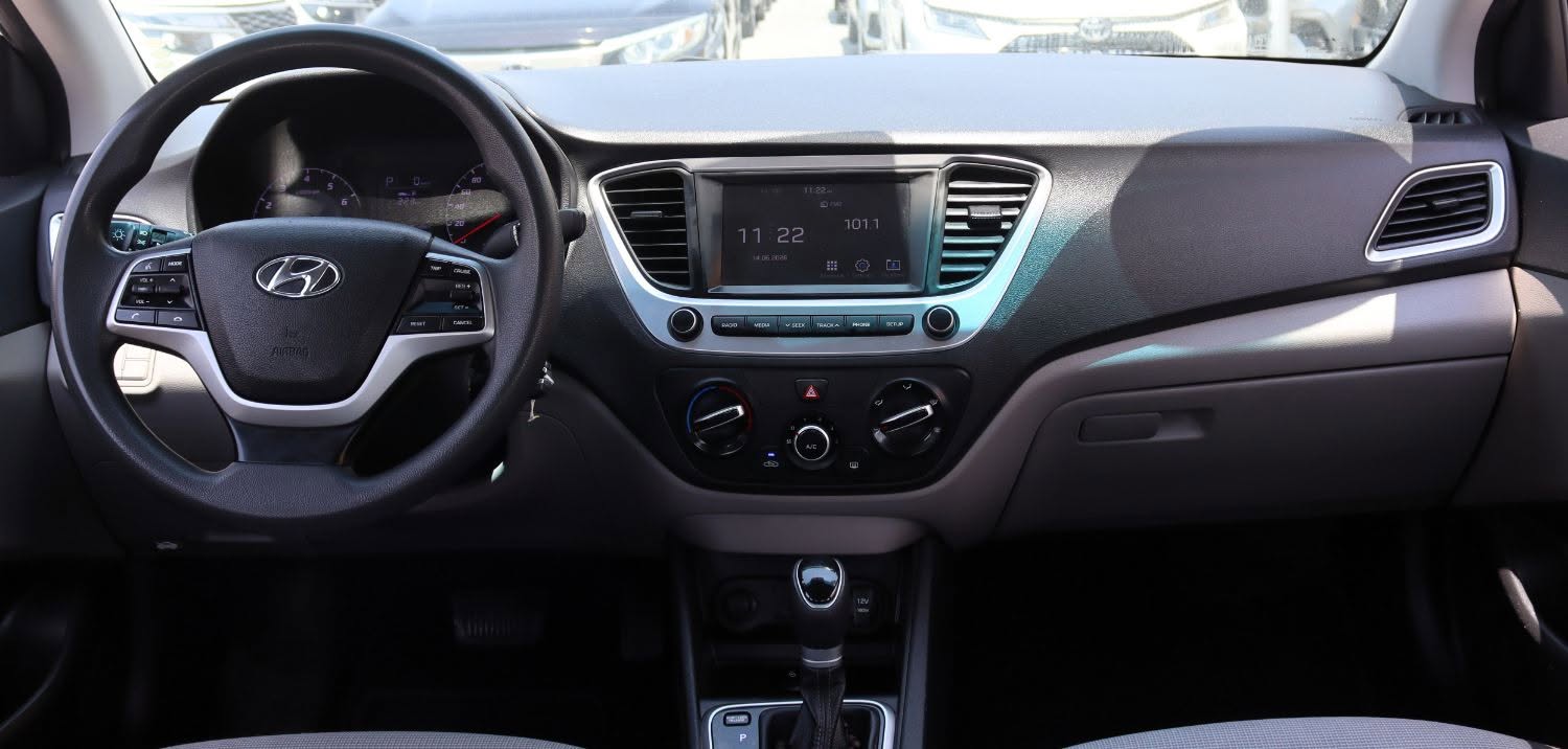 2026 Hyundai Accent photo 3