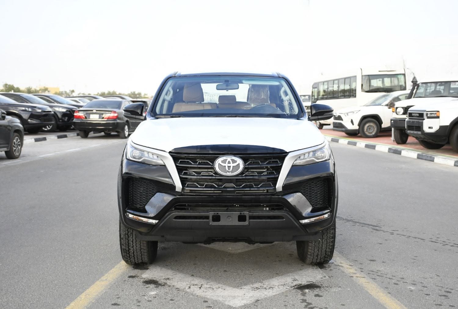 2026 Toyota Fortuner photo 2