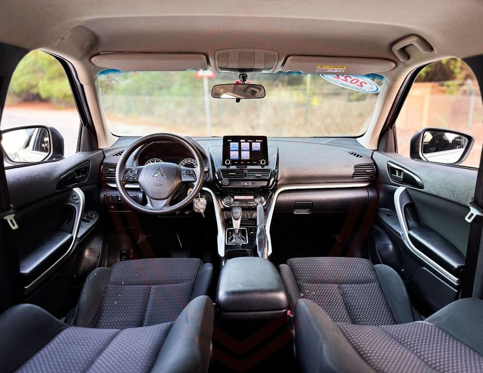 2022 Mitsubishi Eclipse Cross photo 5