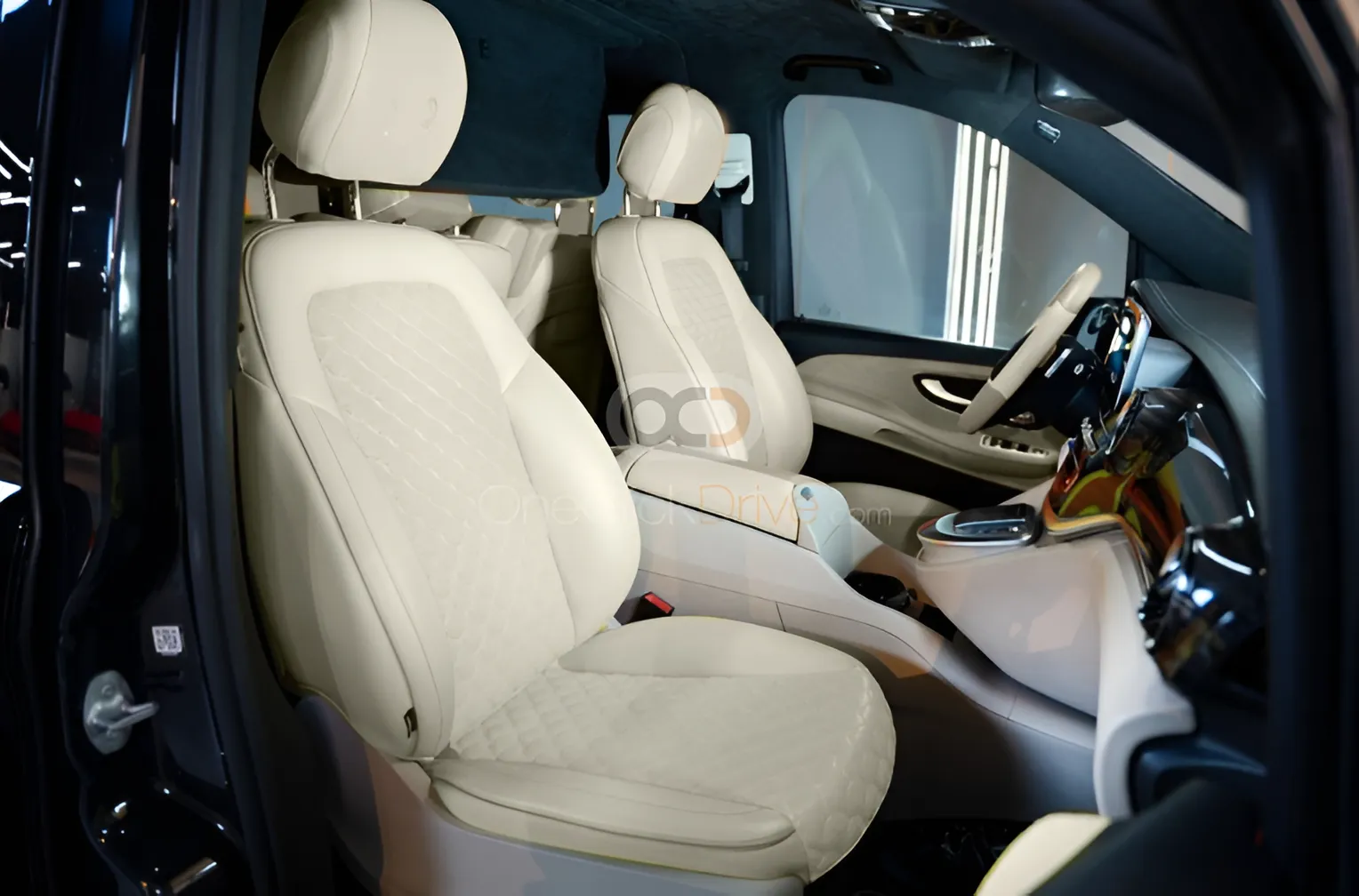 2022 Mercedes-Benz V250 photo 4