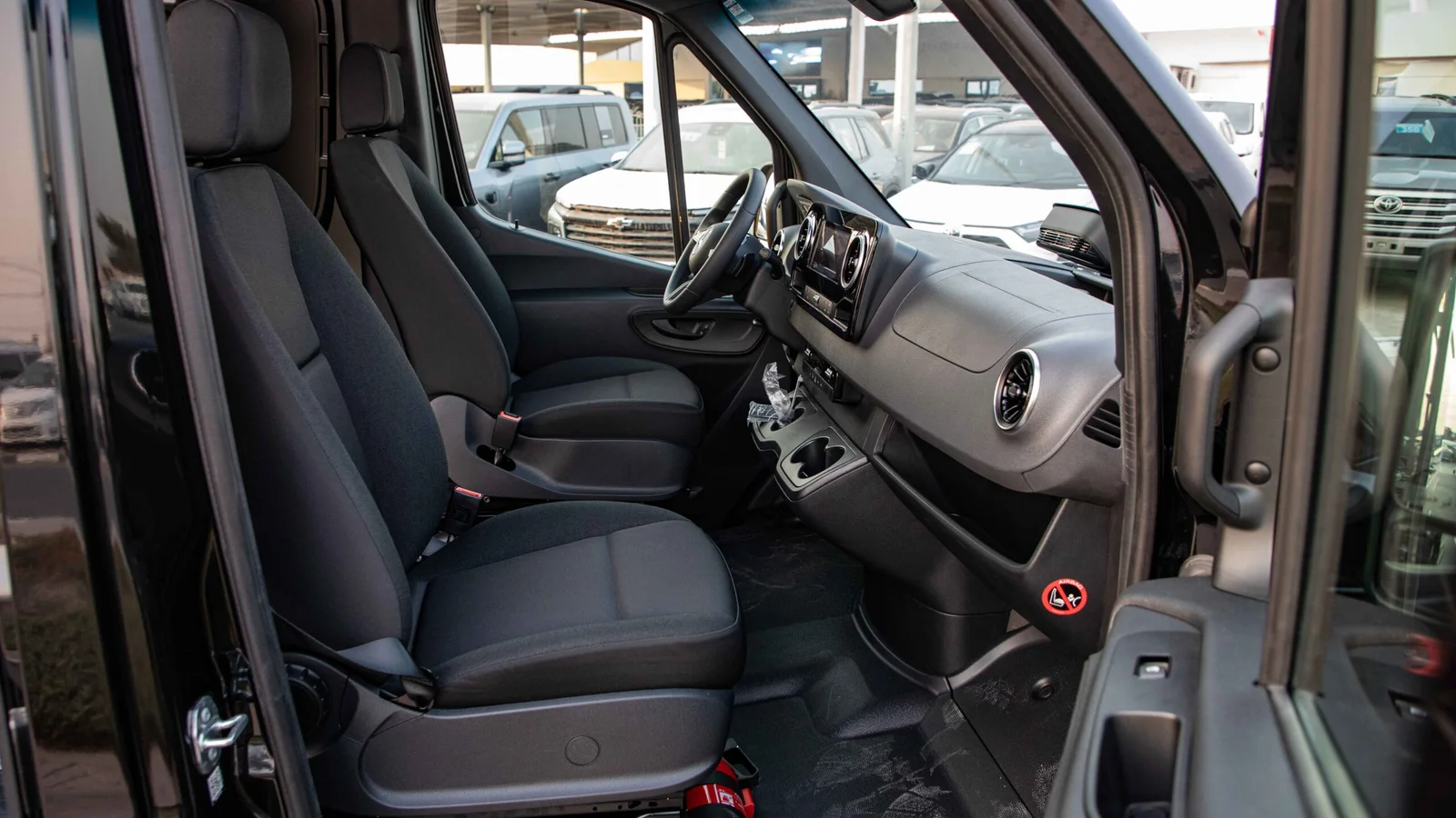 2026 Mercedes-Benz Sprinter 519 Extra Long photo 2