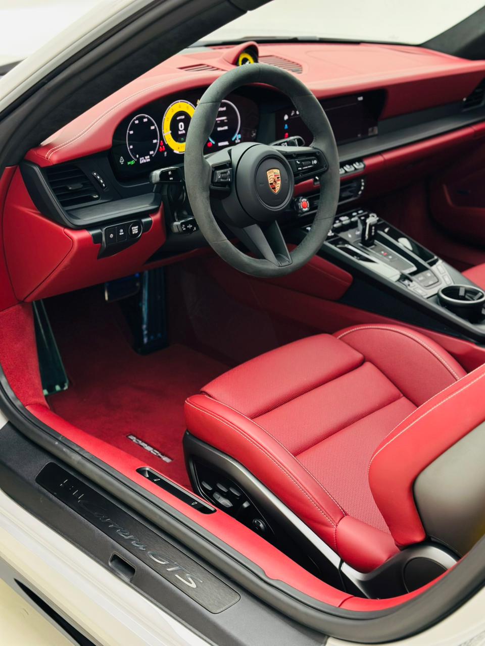 2026 Porsche 911 photo 4