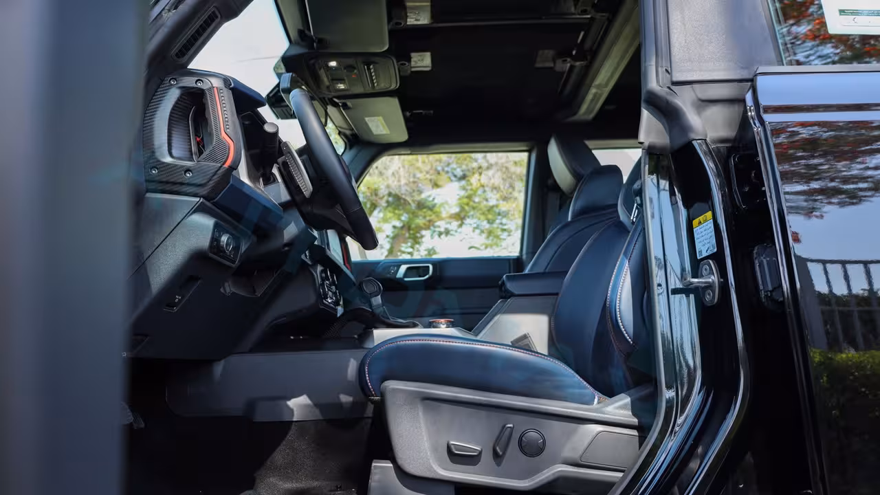 2025 Ford Bronco photo 4