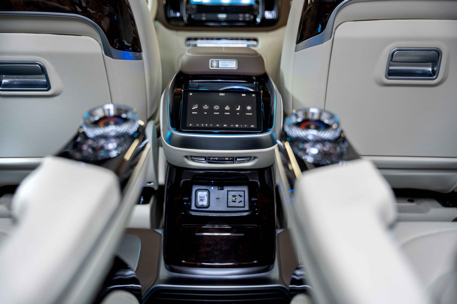 2026 Mercedes-Benz V-Class photo 3