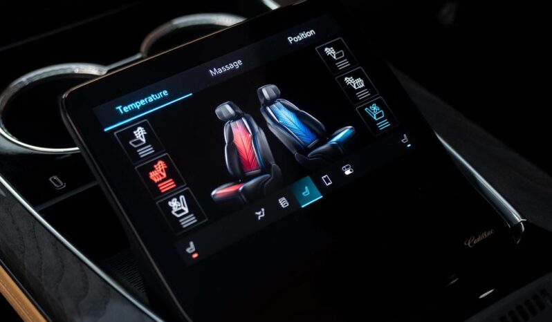 2025 Cadillac Escalade photo 4