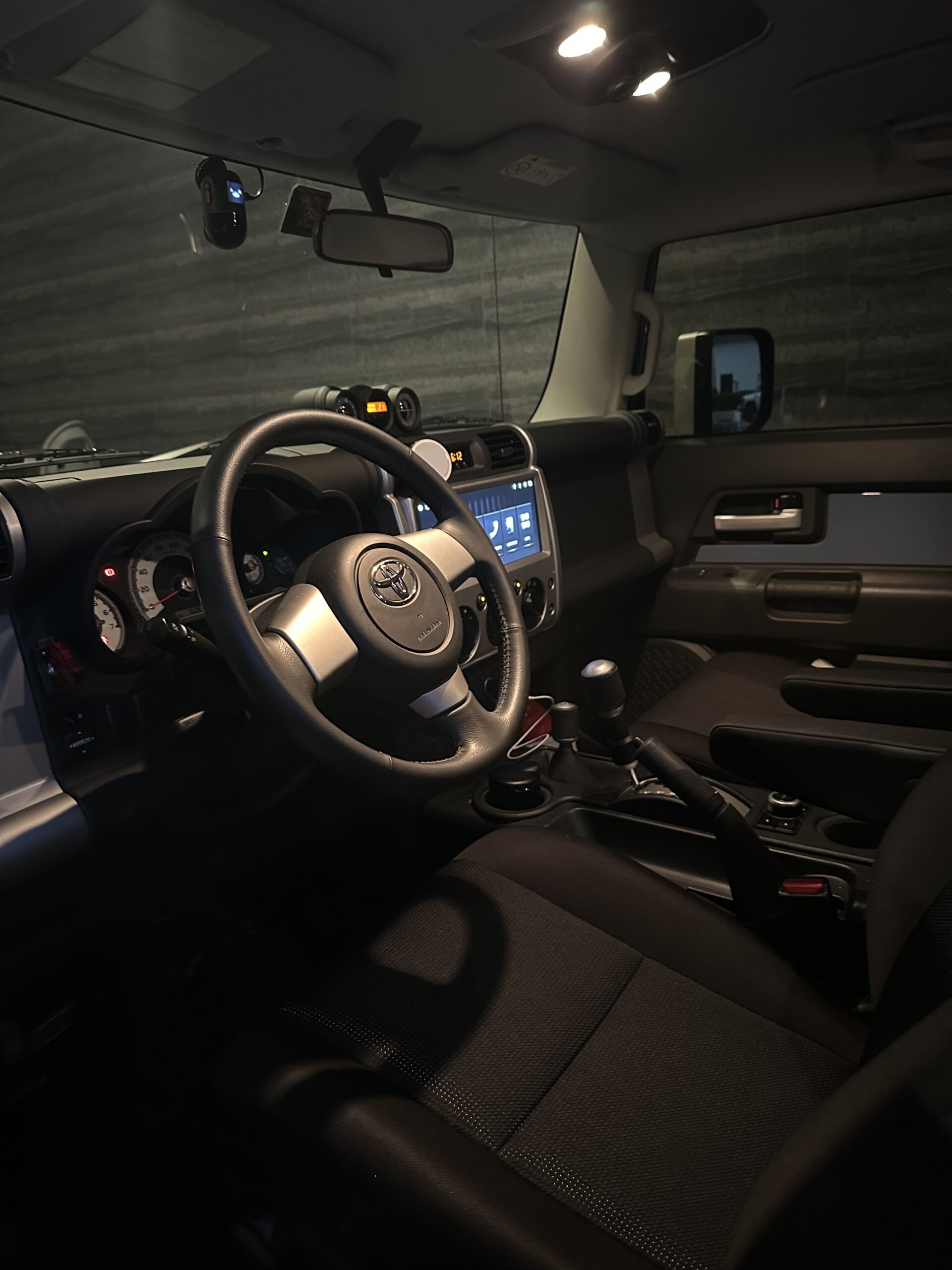 2023 Toyota FJ Cruiser photo 3