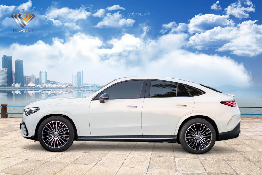 2026 Mercedes-Benz GLC photo 2