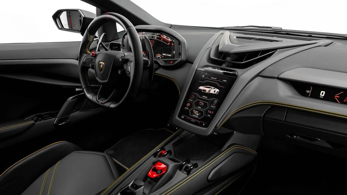 2025 Lamborghini Revuelto photo 4