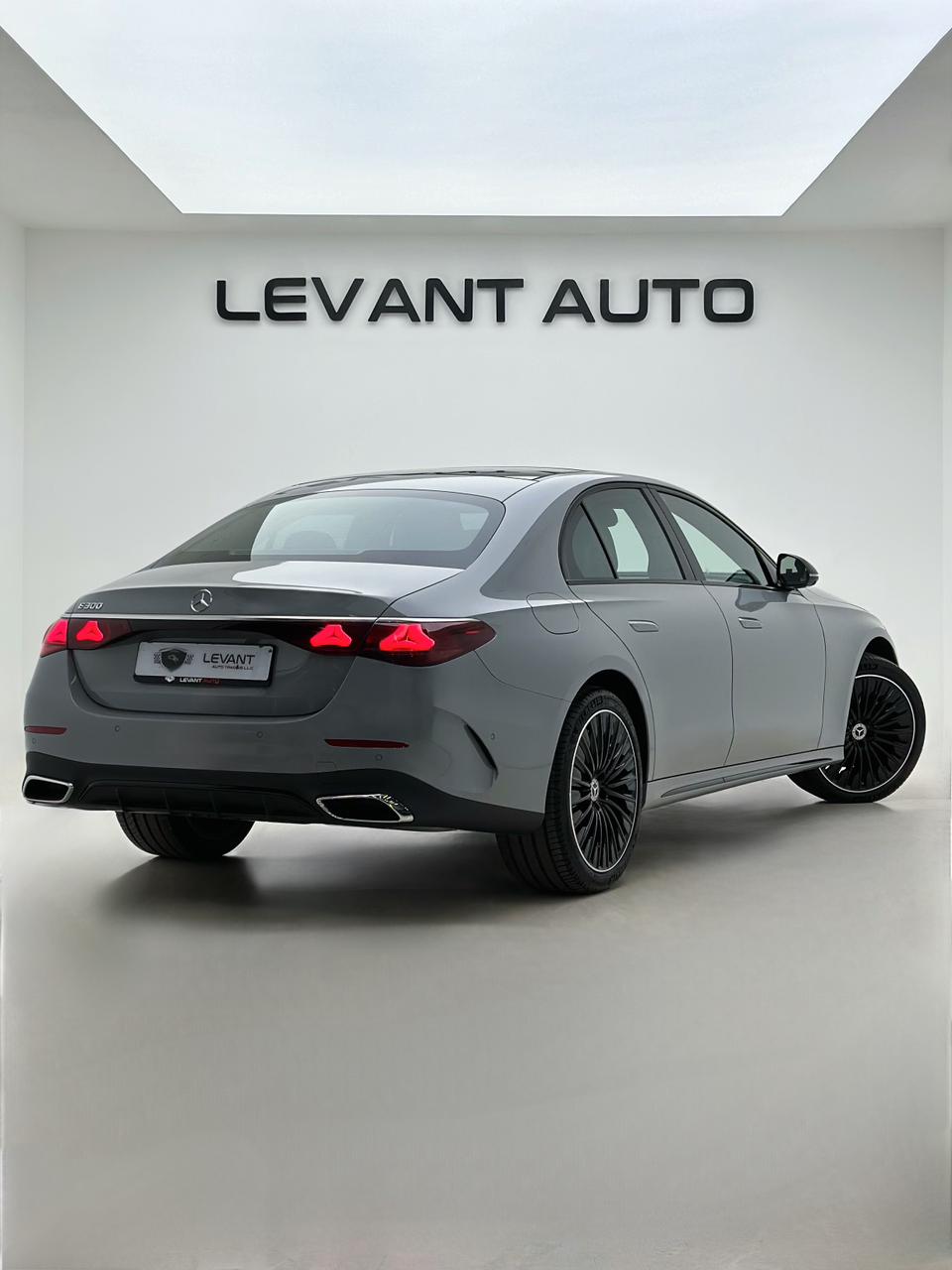 2021 Mercedes-Benz E-Class photo 5