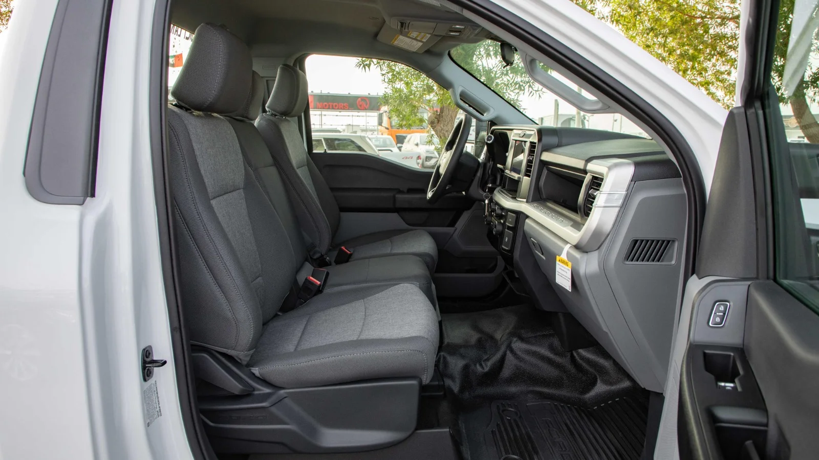 2024 Ford F-150 photo 3
