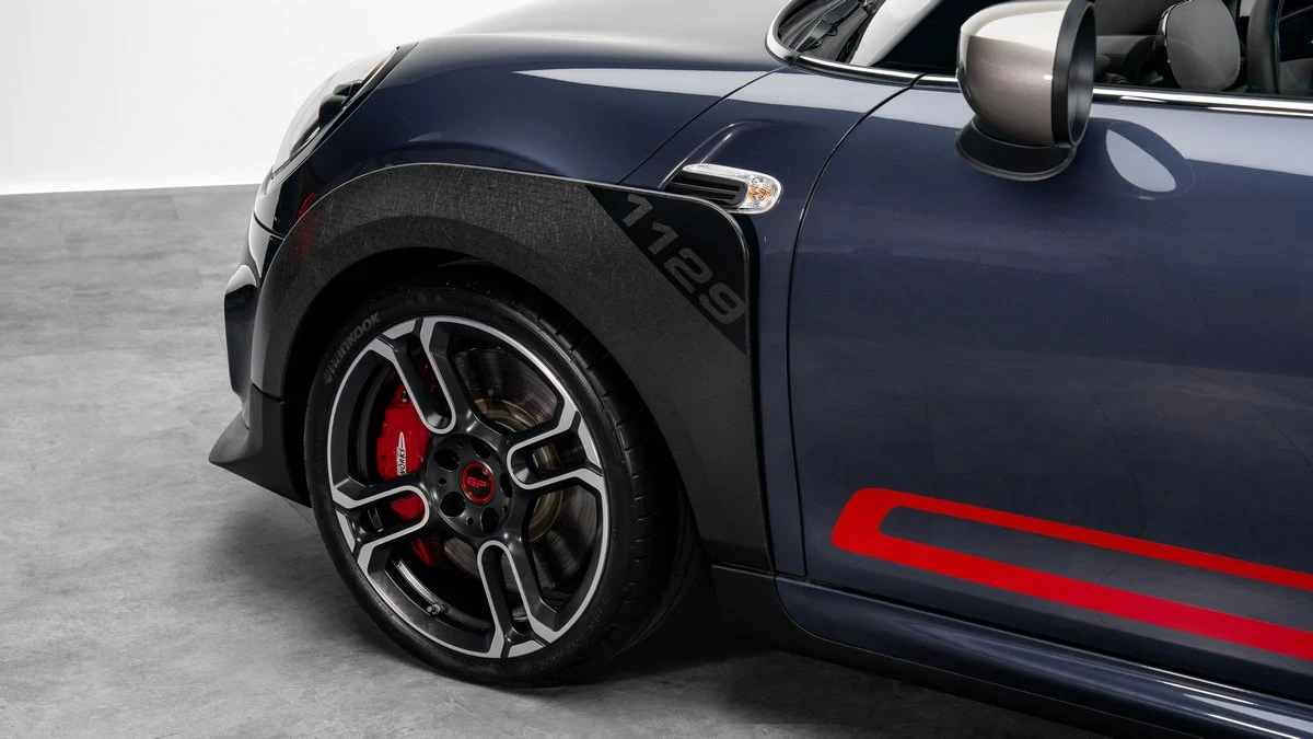 2021 MINI Cooper photo 3