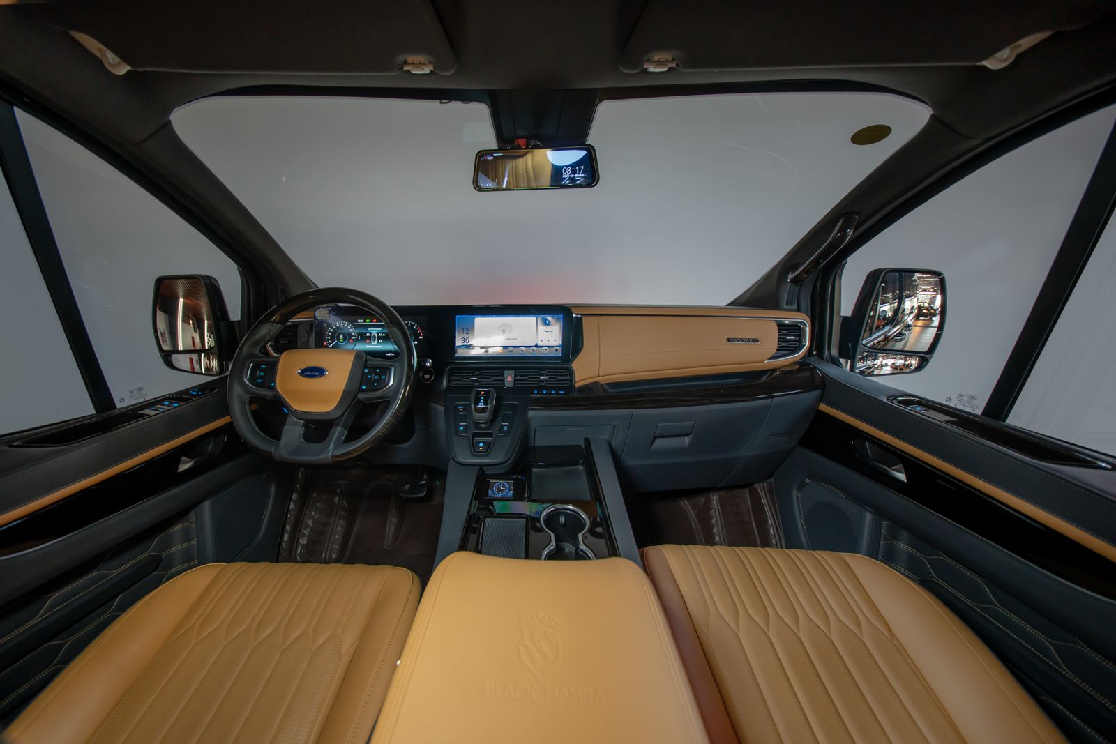 2025 Ford Tourneo photo 5