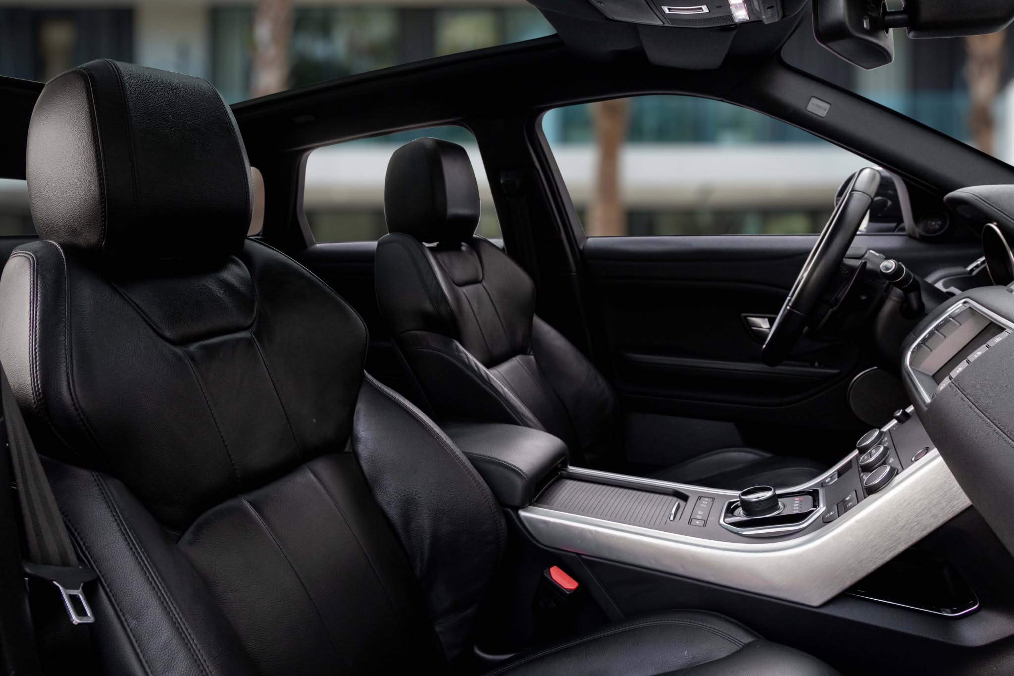 2026 Land Rover Range Rover Evoque photo 5
