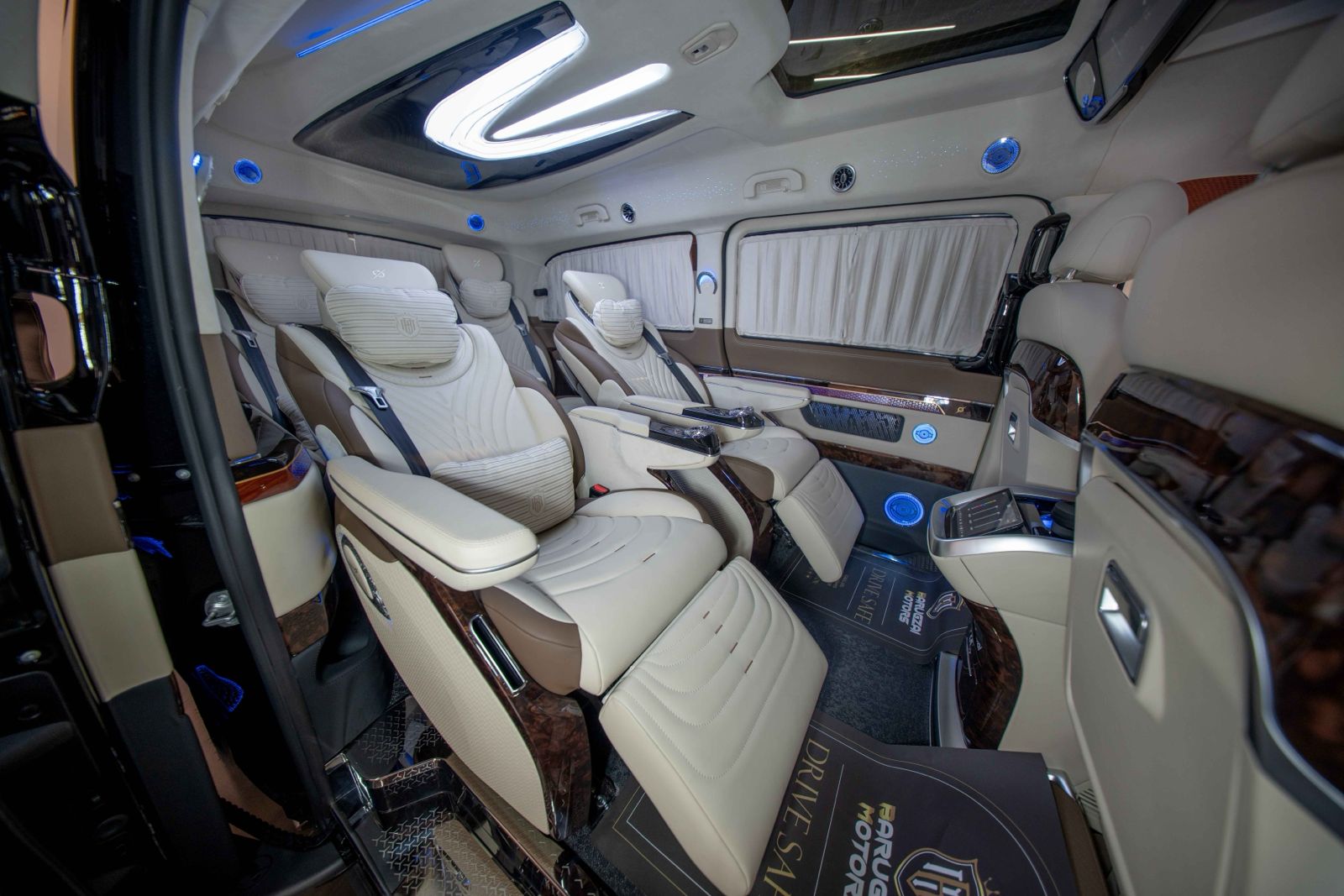2026 Mercedes-Benz V-Class photo 4
