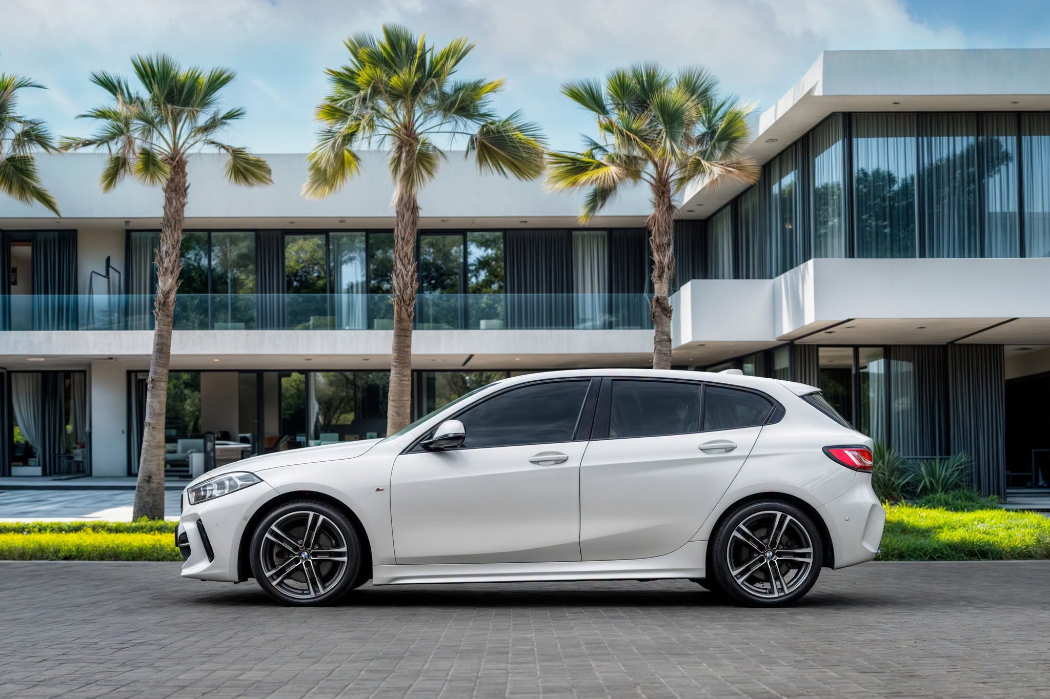 2024 BMW 120i  photo 3