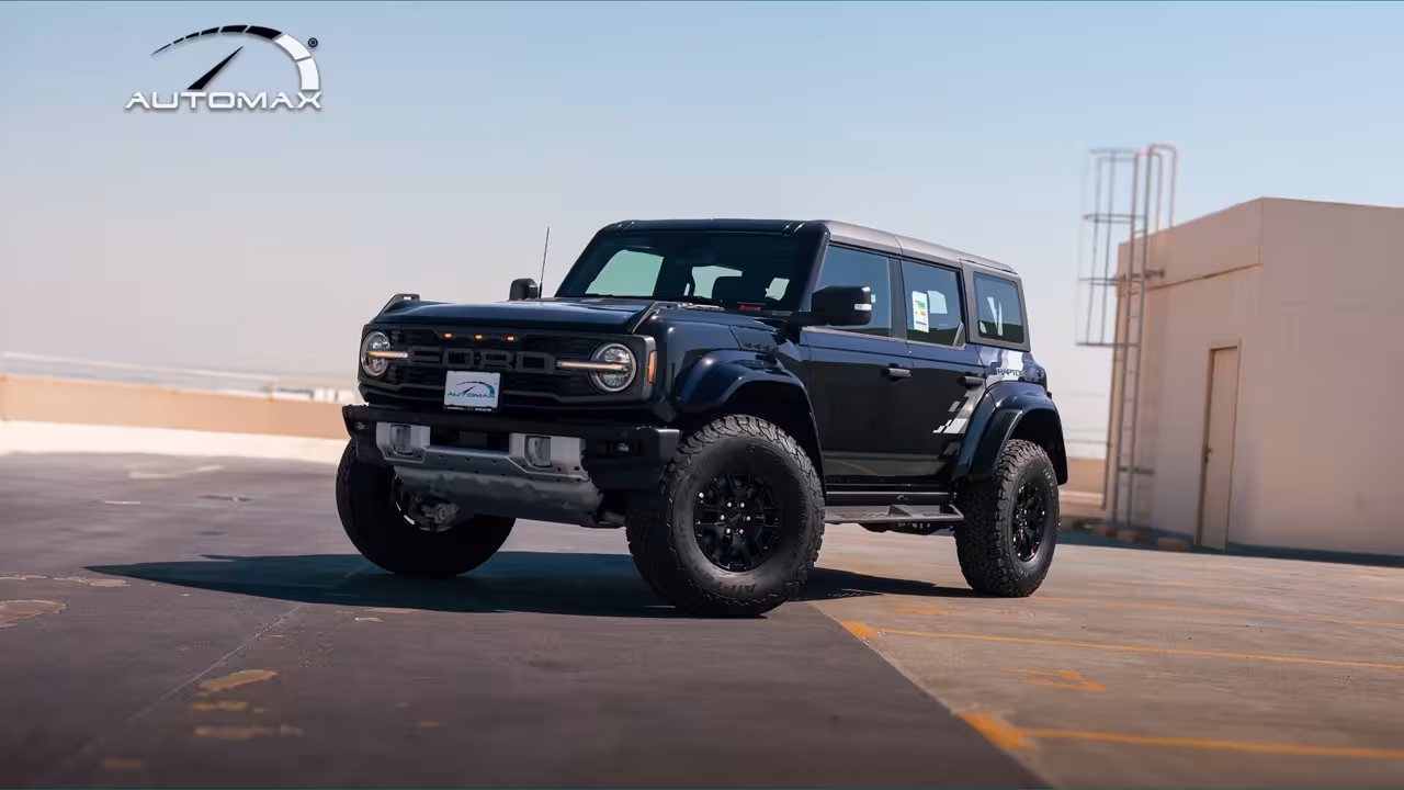 2025 Ford Bronco photo 2