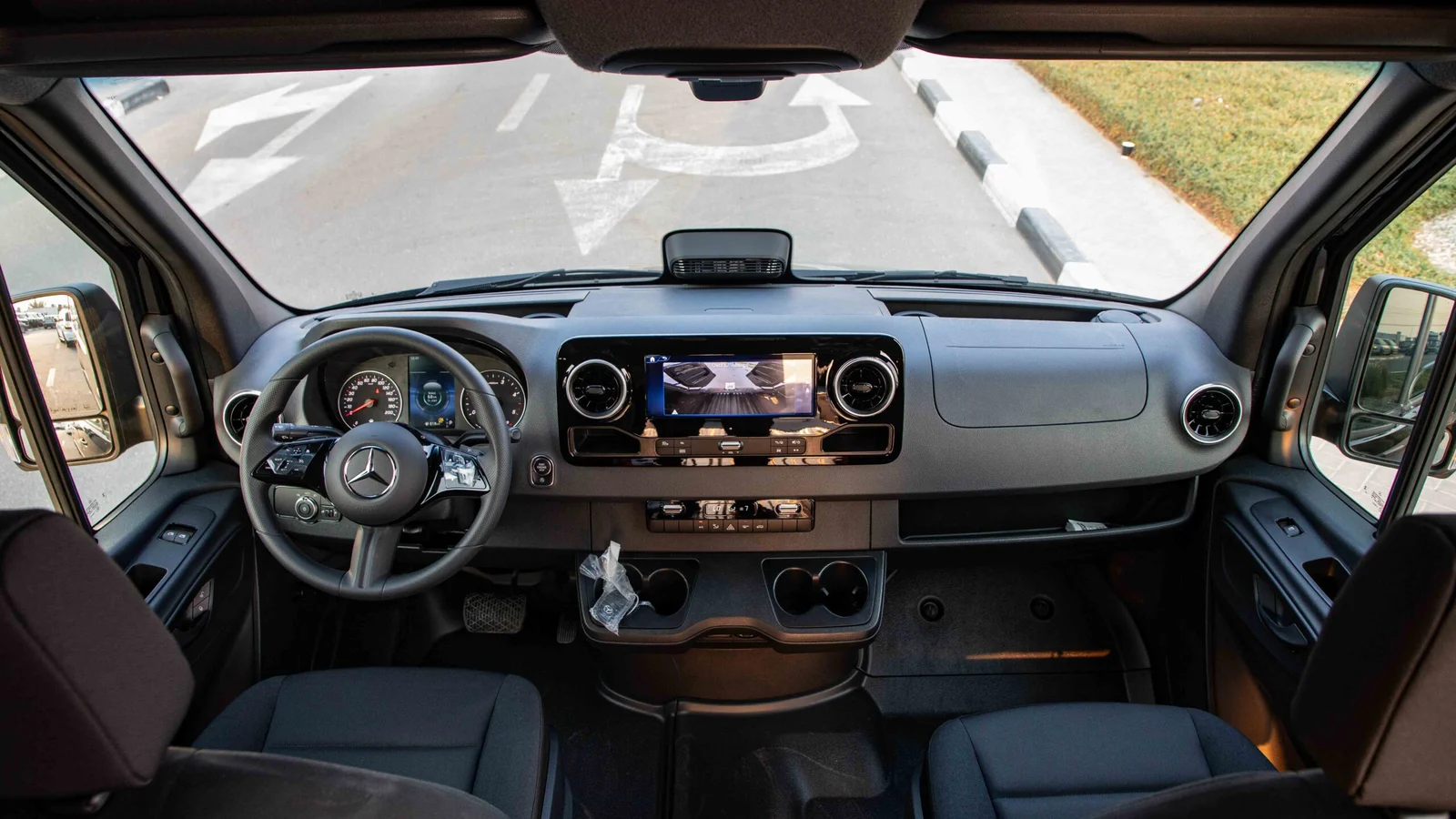2026 Mercedes-Benz Sprinter 519 Extra Long photo 4