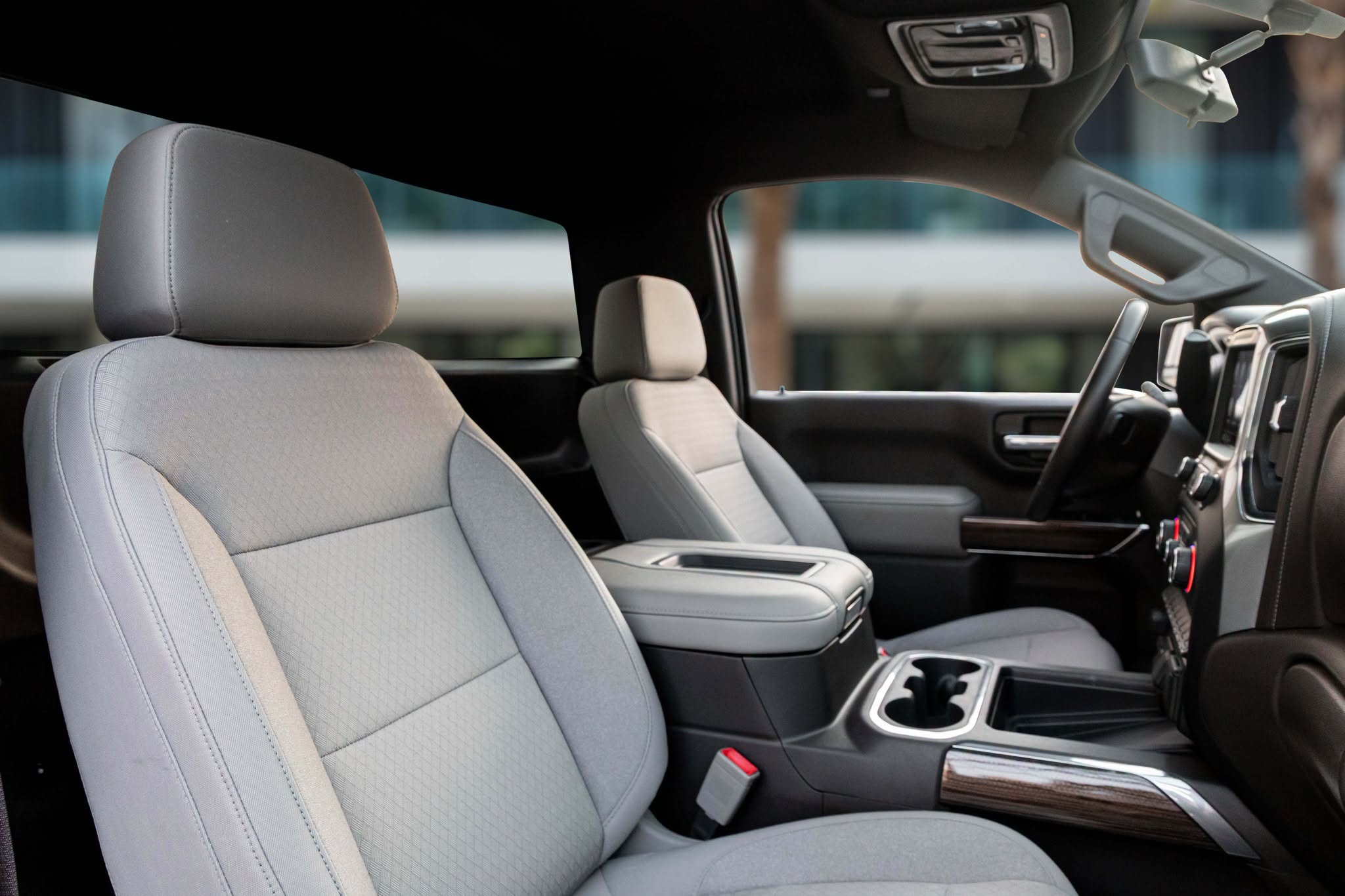 2021 Chevrolet Silverado photo 4