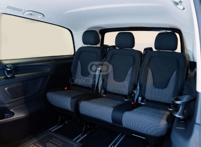 2026 Mercedes-Benz C-Class photo 4