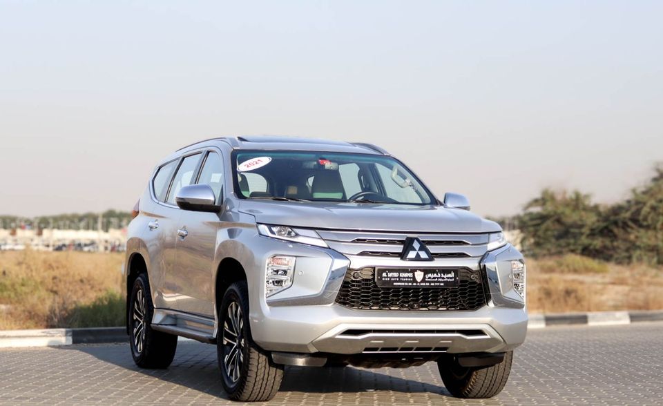 2021 Mitsubishi Montero Sport photo 2