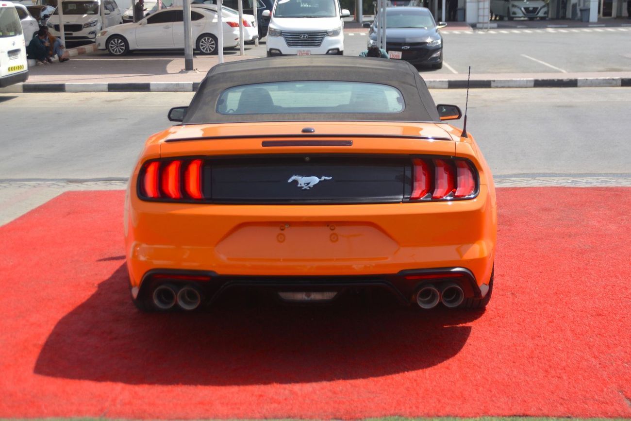 2022 Ford Mustang photo 5