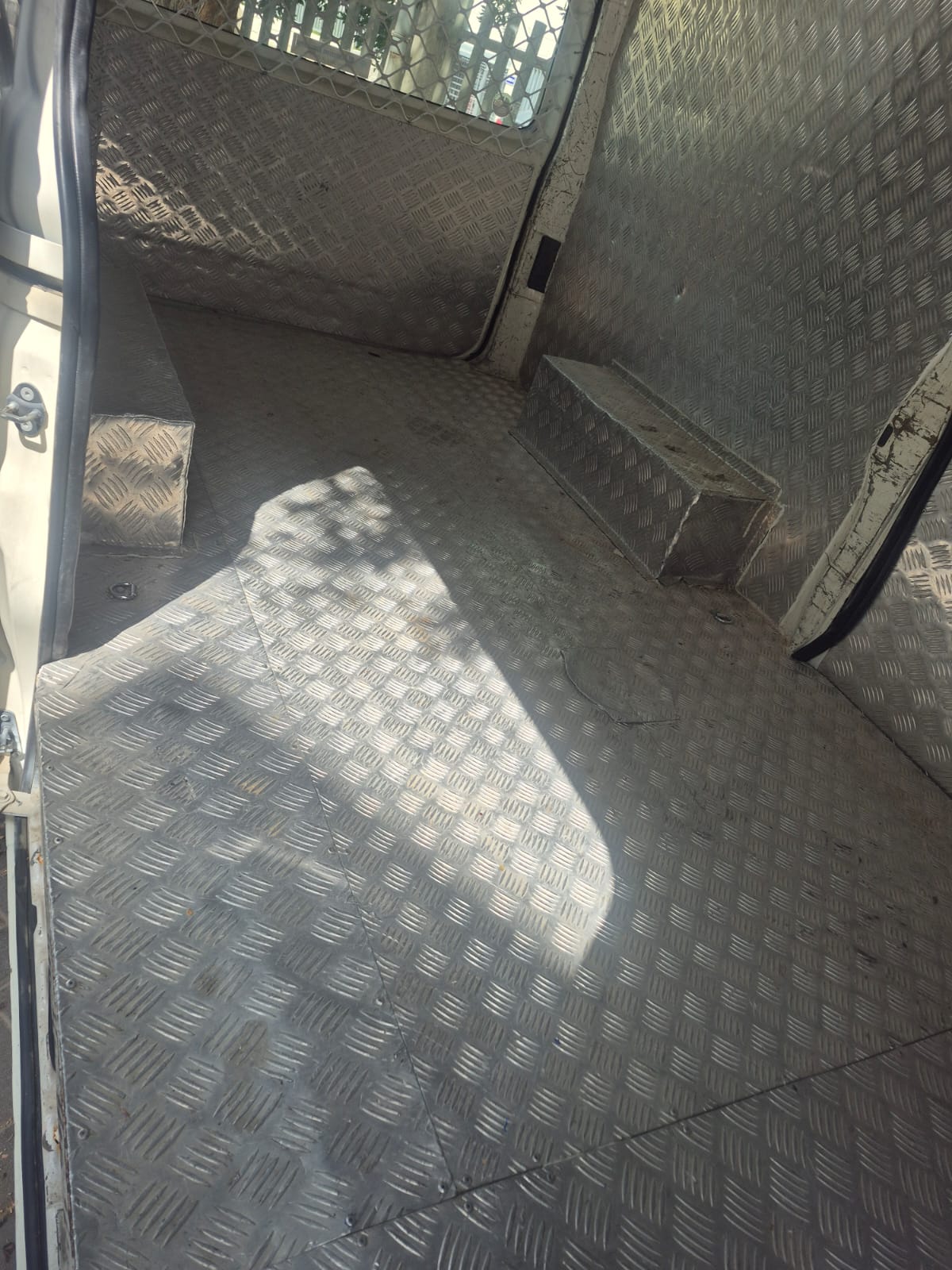 2014 Toyota Hiace photo 5