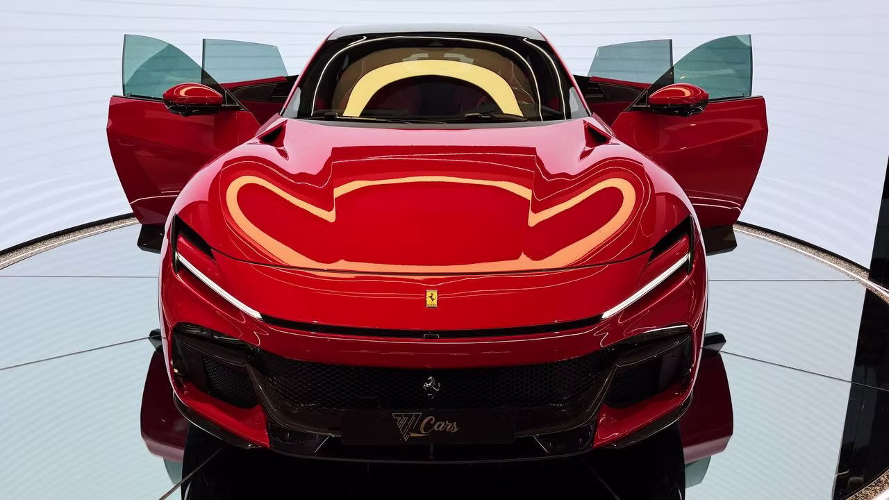 2026 Ferrari Purosangue photo 2