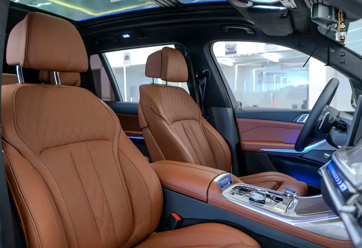 2025 BMW X7 photo 4