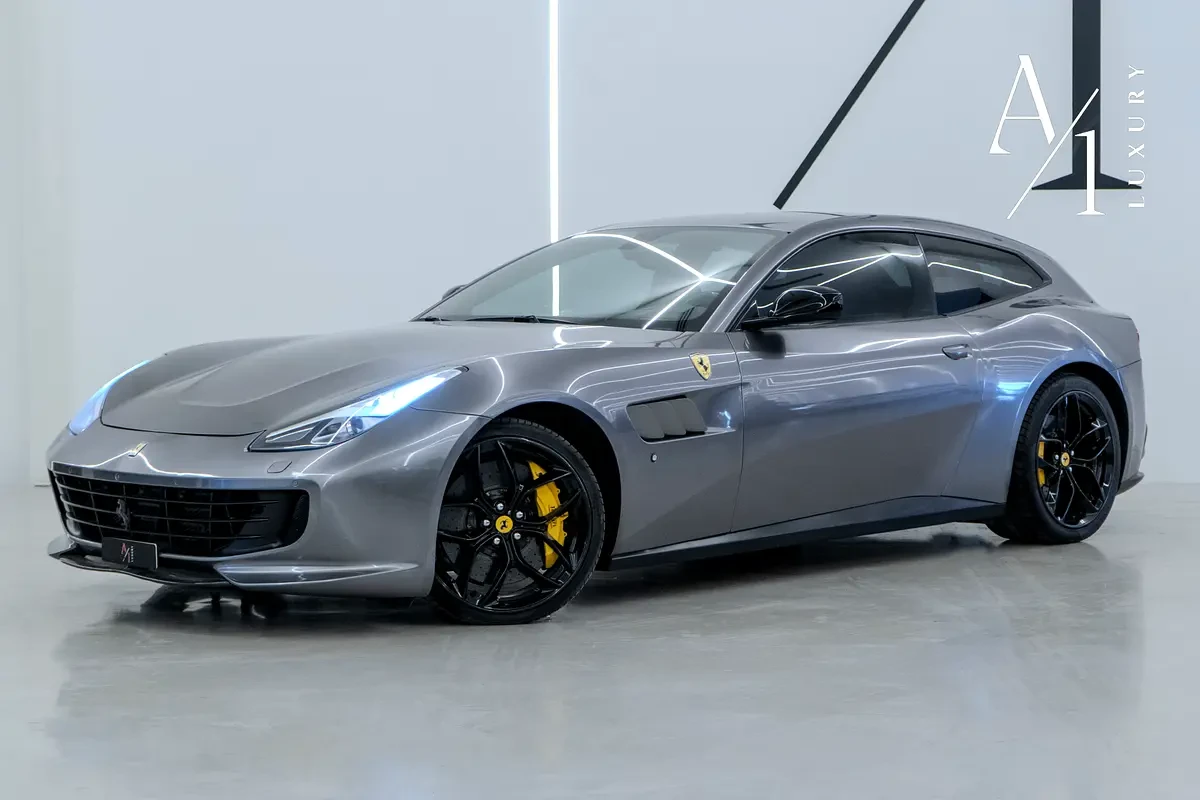 2017 Ferrari GTC4Lusso photo 2