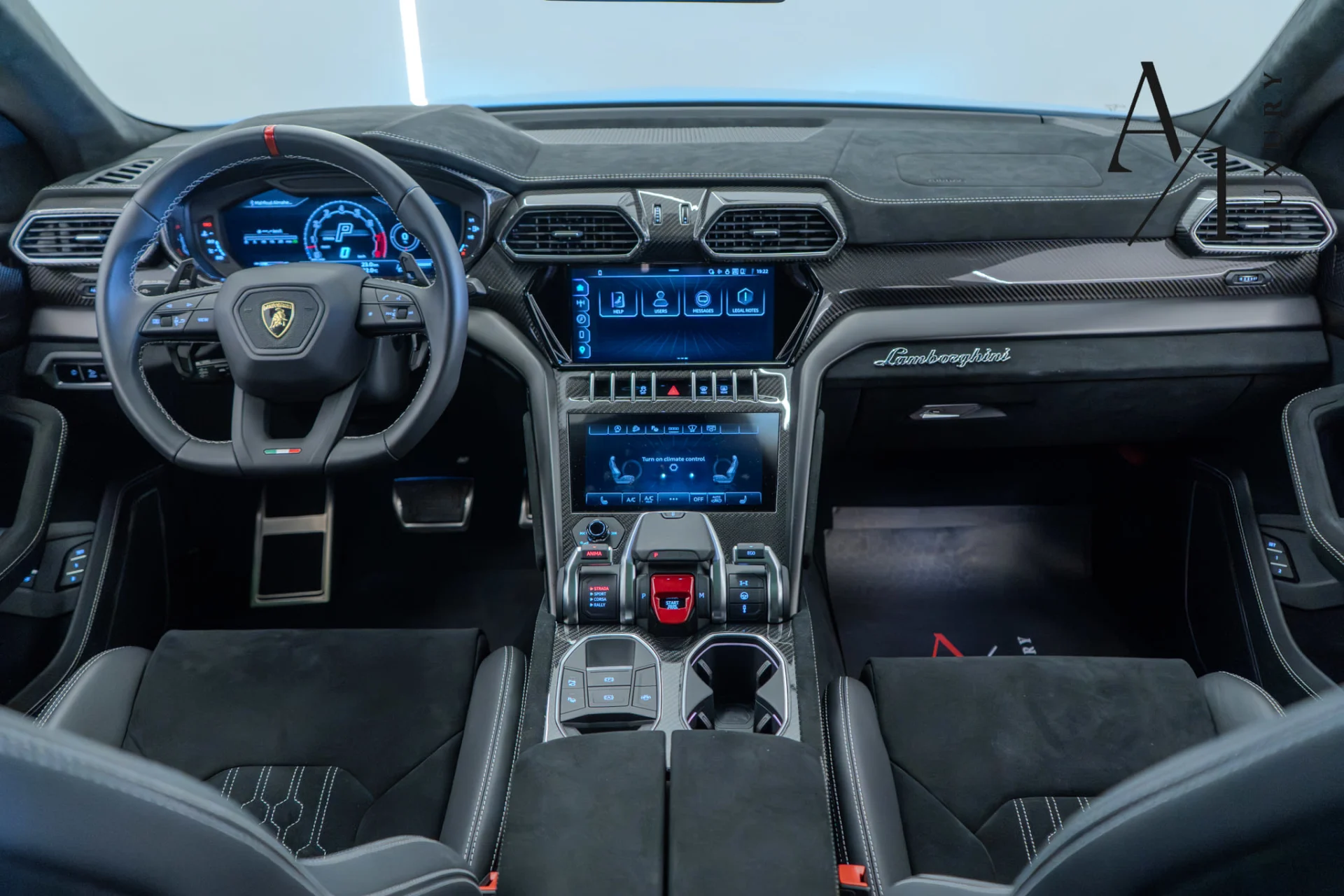 2023 Lamborghini Urus photo 2