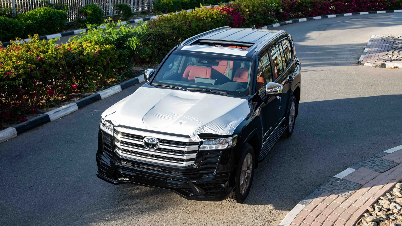 2026 Toyota Land Cruiser photo 2