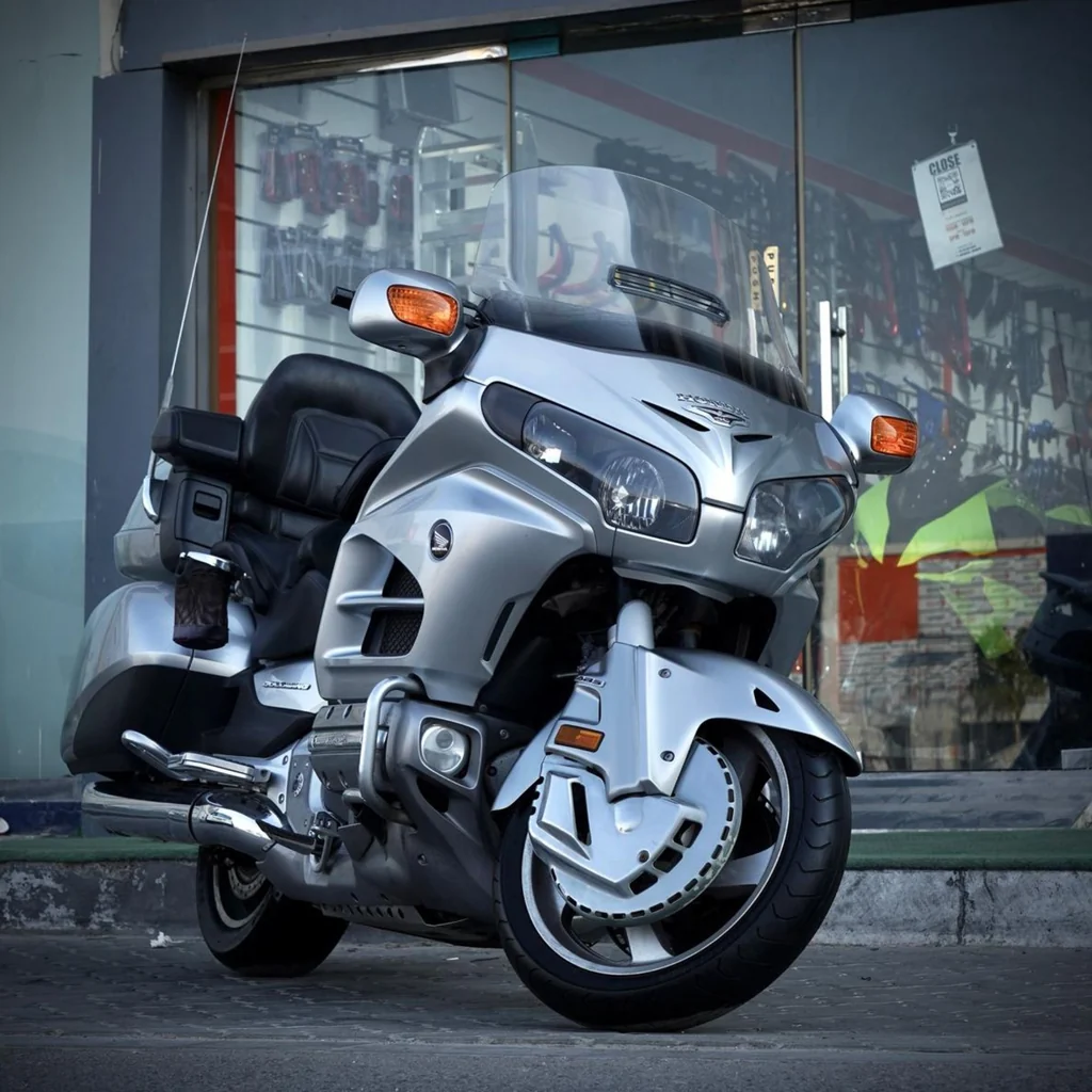 Honda :Gold Wing GL