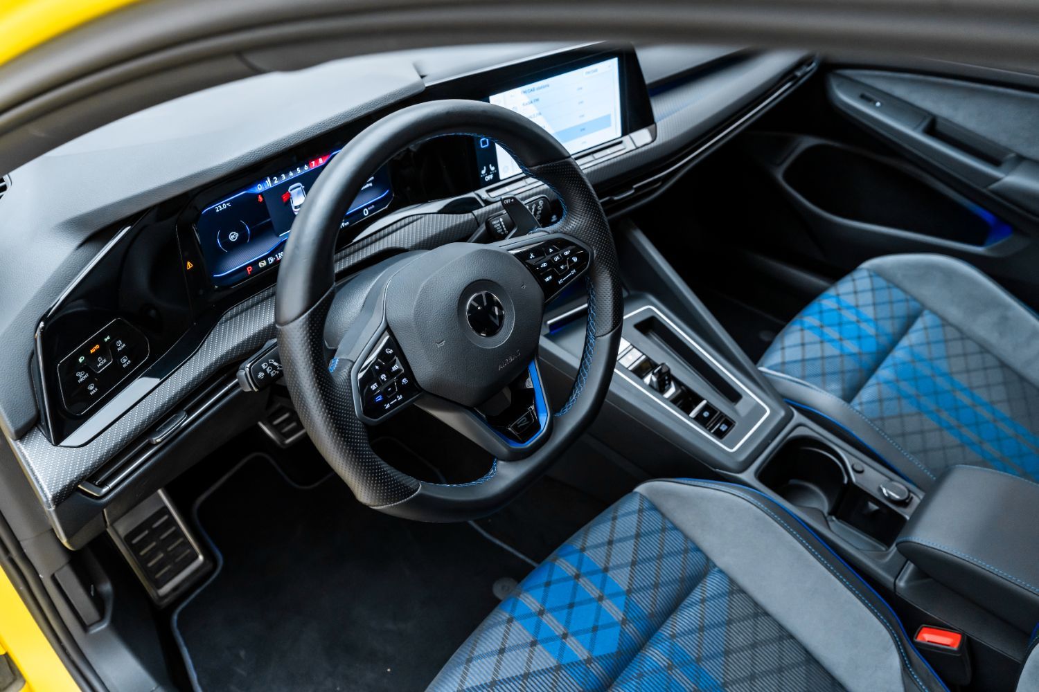 2022 Volkswagen Golf photo 3