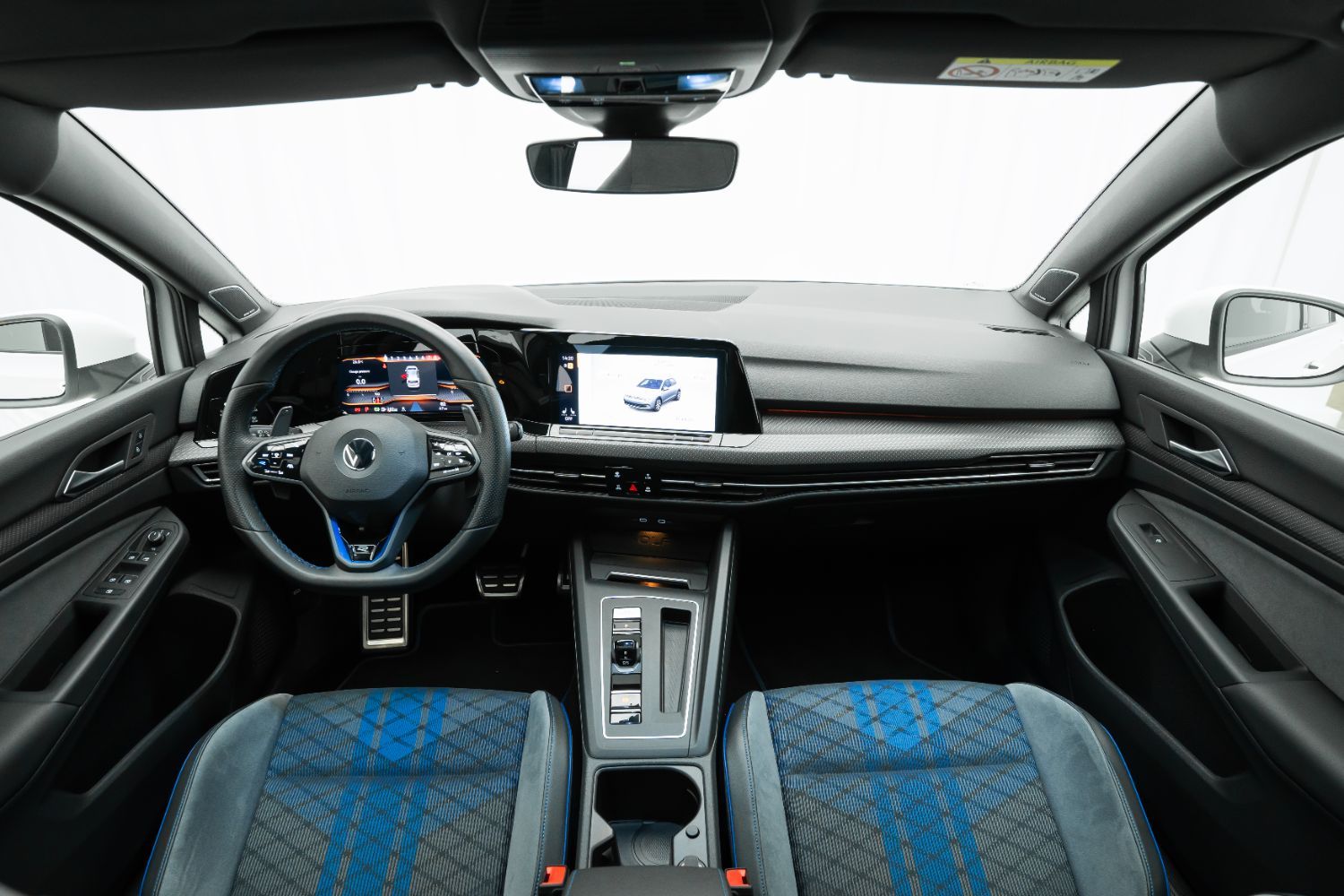 2022 Volkswagen Golf photo 3
