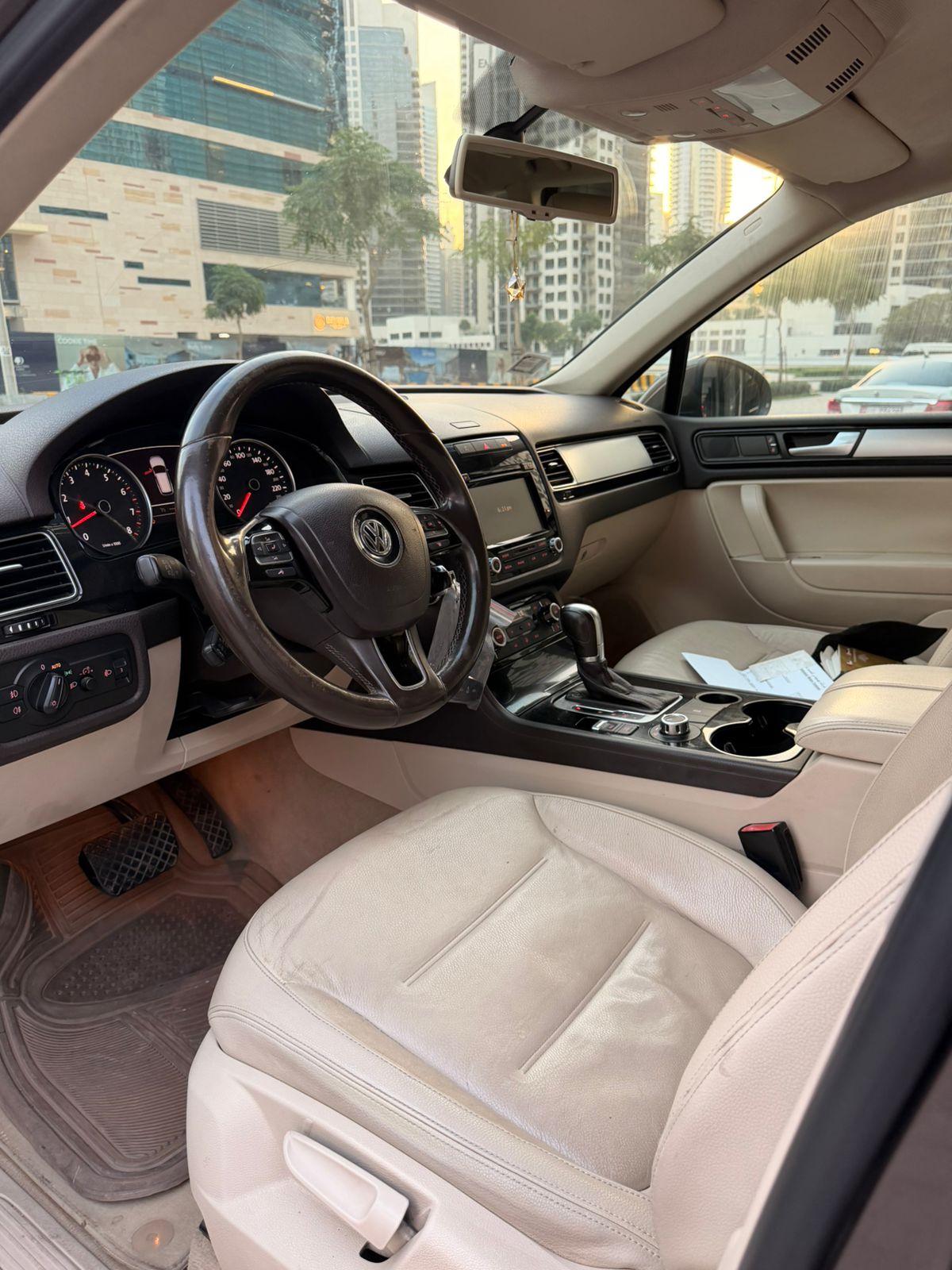 2018 Volkswagen Touareg photo 4
