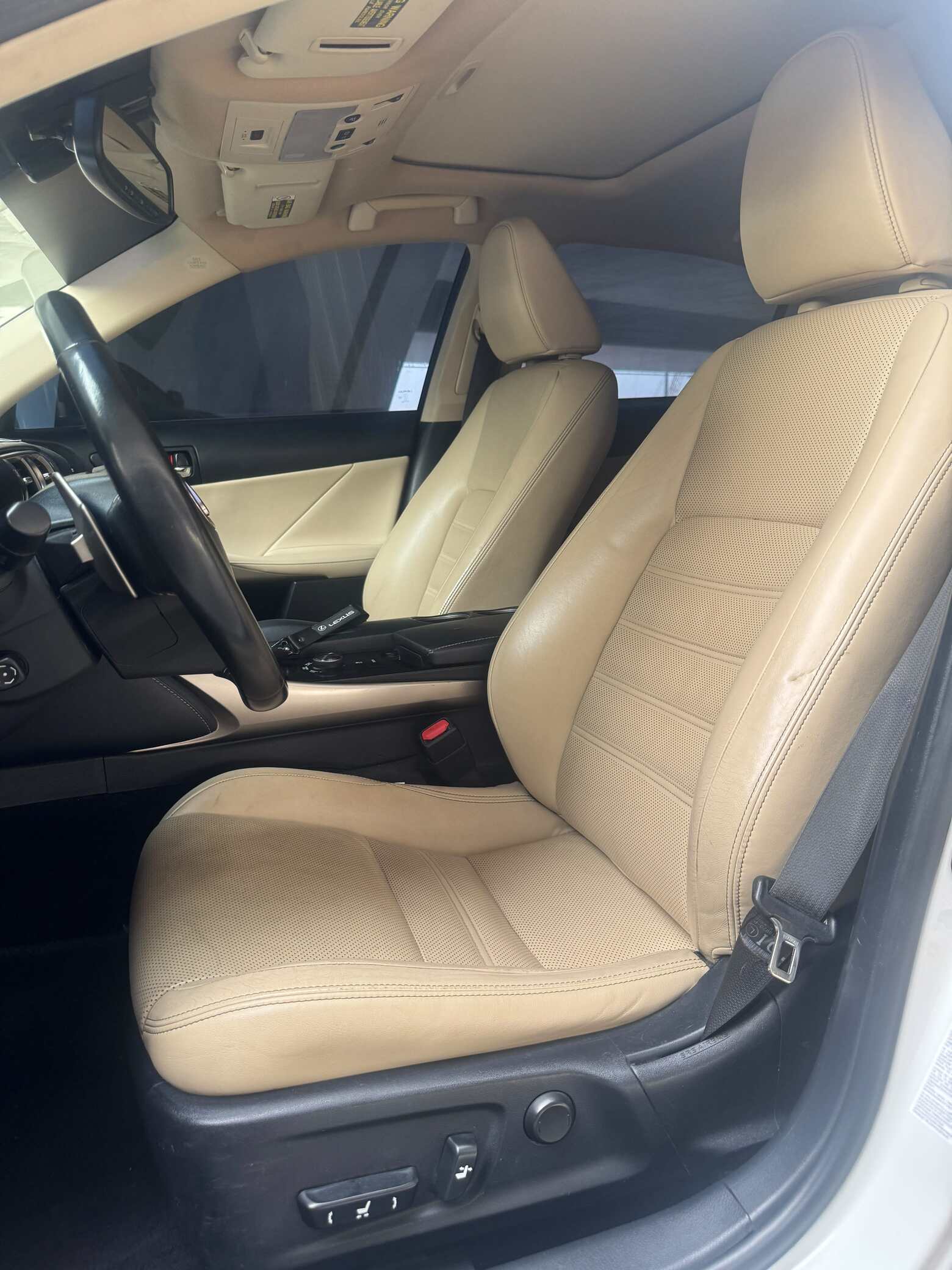 2014 Lexus IS250 photo 5