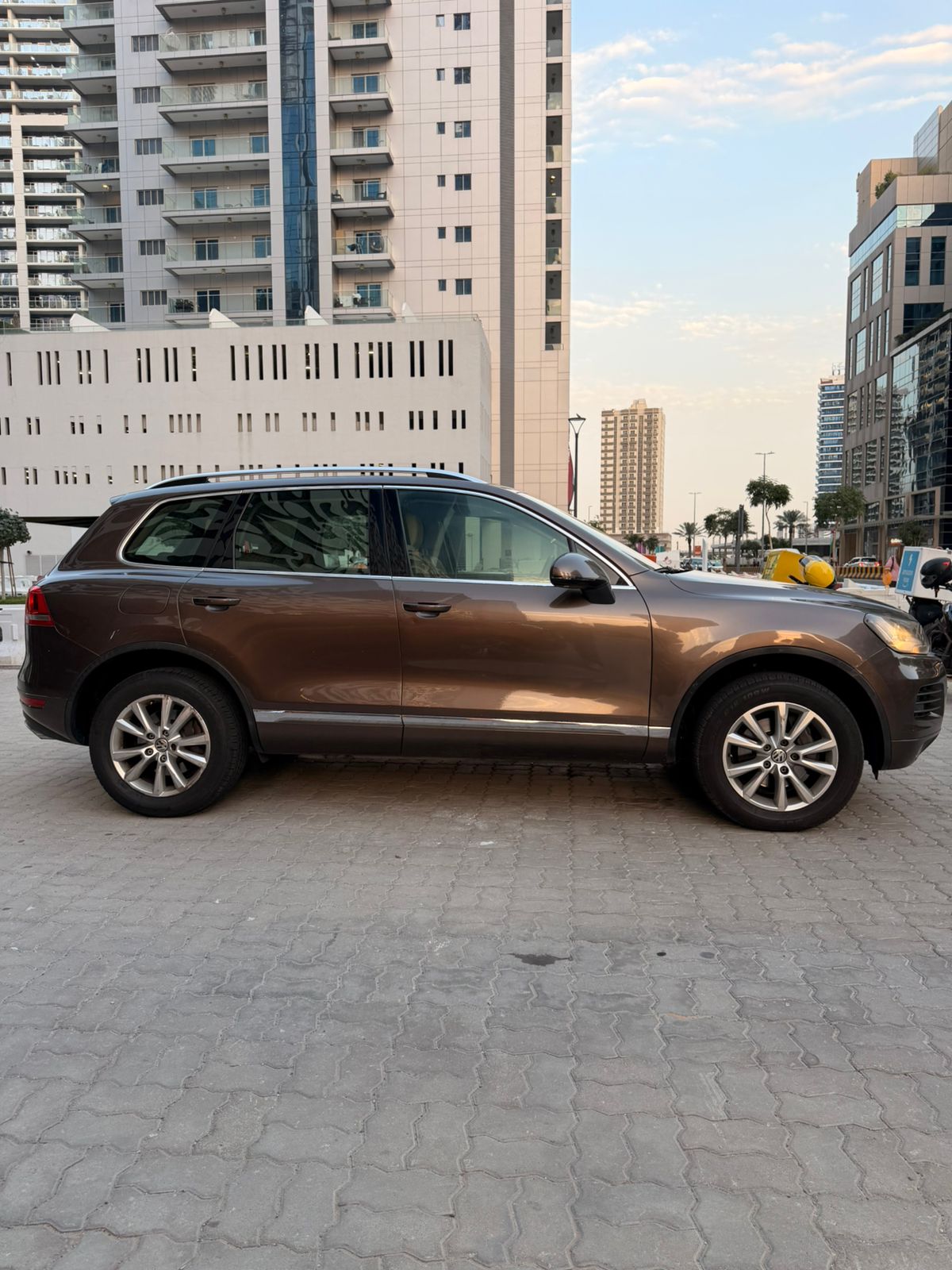 2018 Volkswagen Touareg photo 3